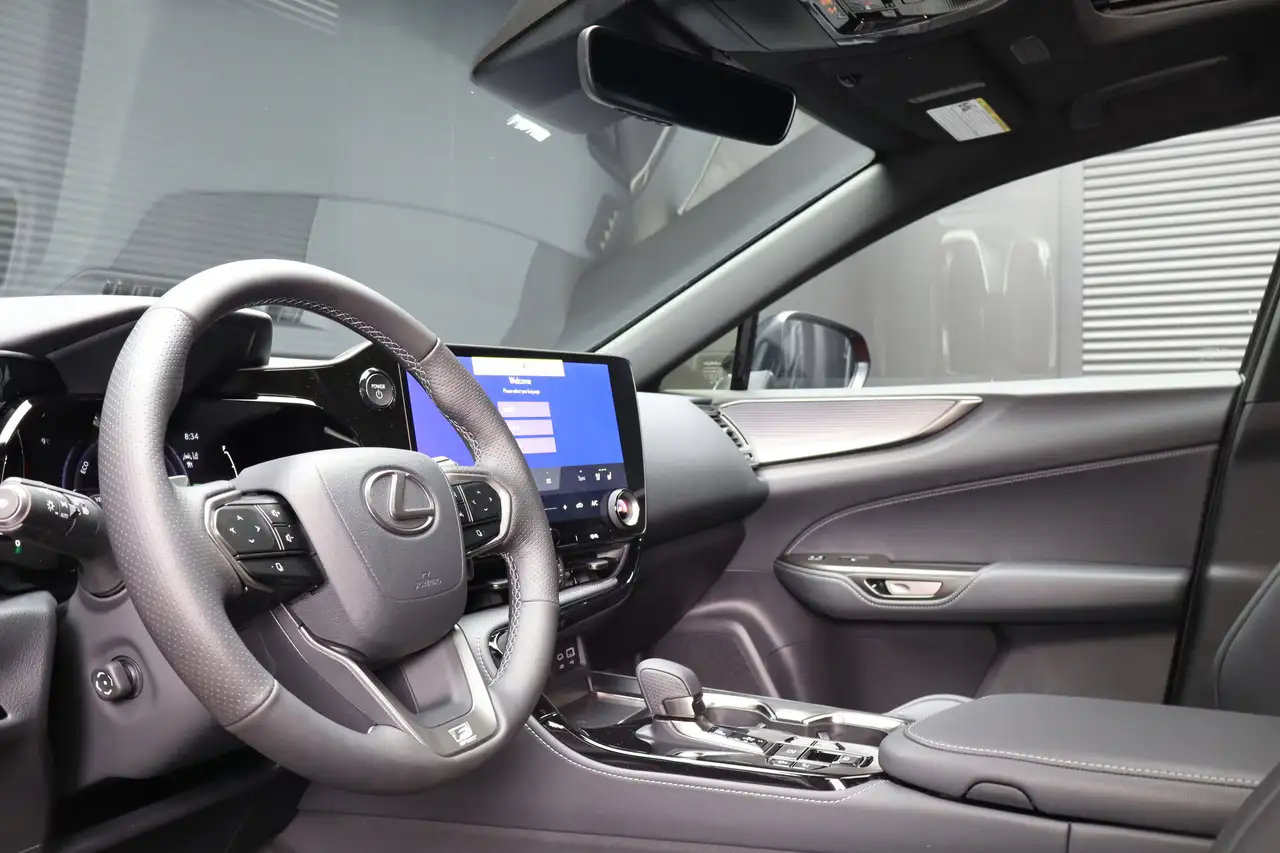 Lexus NX снимка Lexus NX