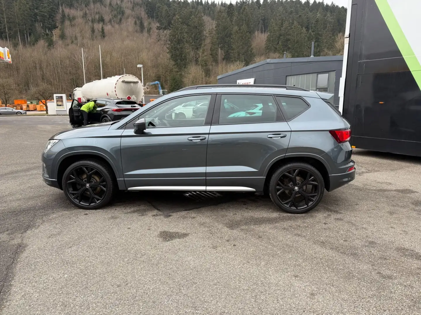SEAT Ateca FR Black Edition 1.5TSI DSG *SHZ/AHK/ACC* Gris - 2