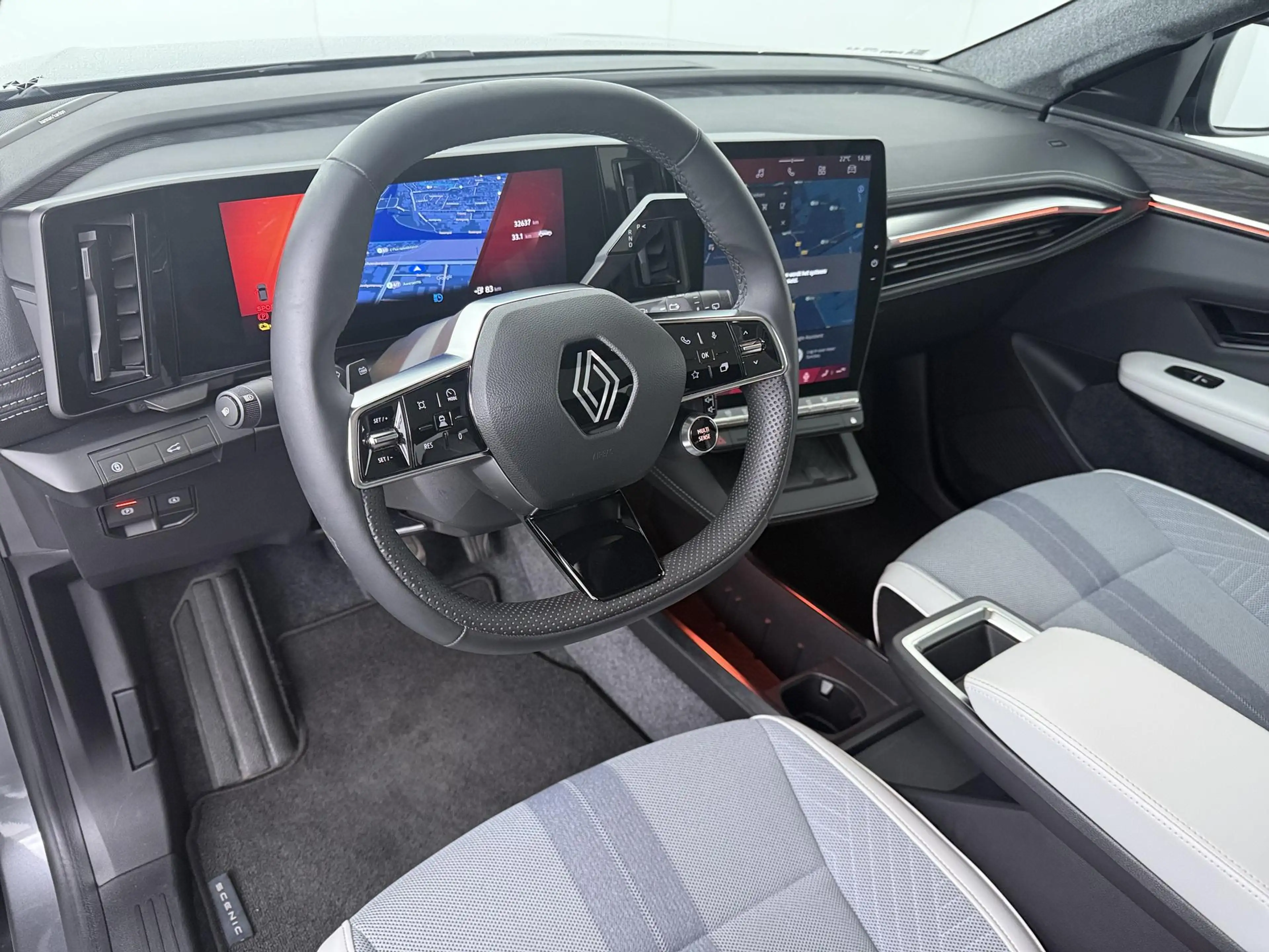 Renault Scenic E-Tech iconic 220 pk long range | Trekhaak | Panor — photo 9