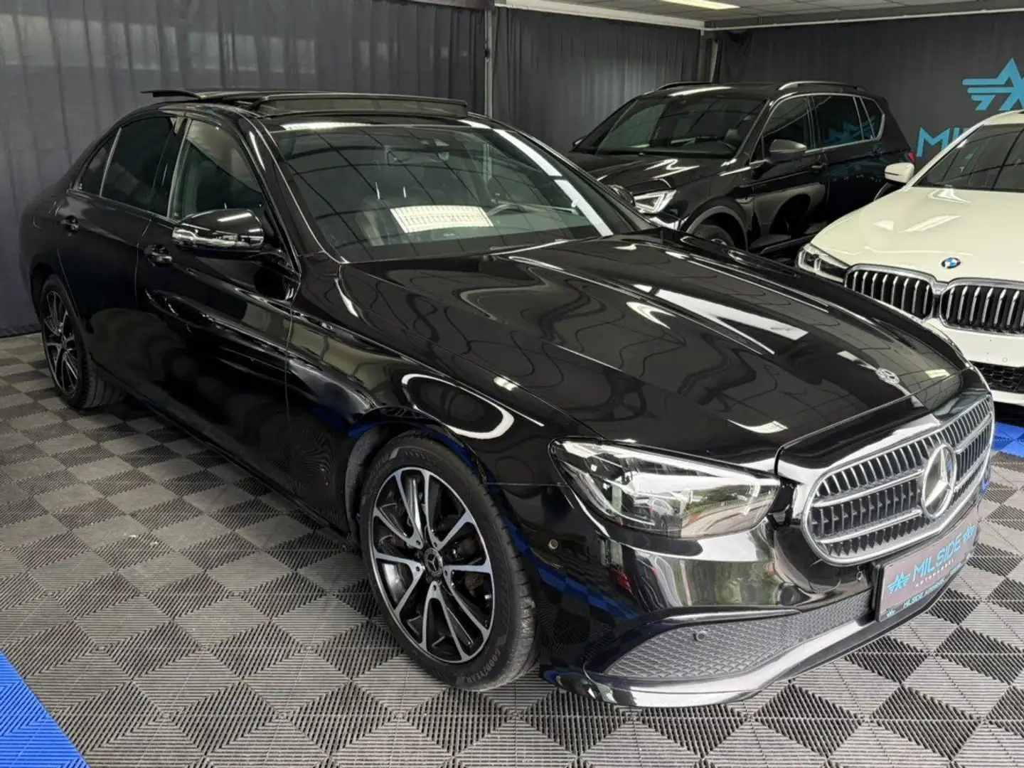 Mercedes-Benz E 220 Avantgarde,PANO, Schwarz - 1