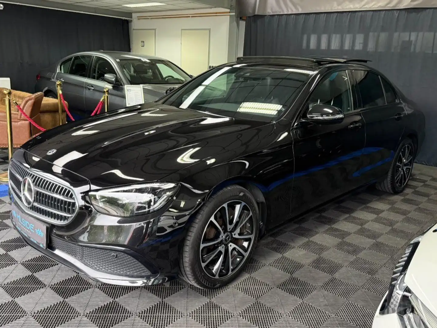 Mercedes-Benz E 220 Avantgarde,PANO, Schwarz - 2