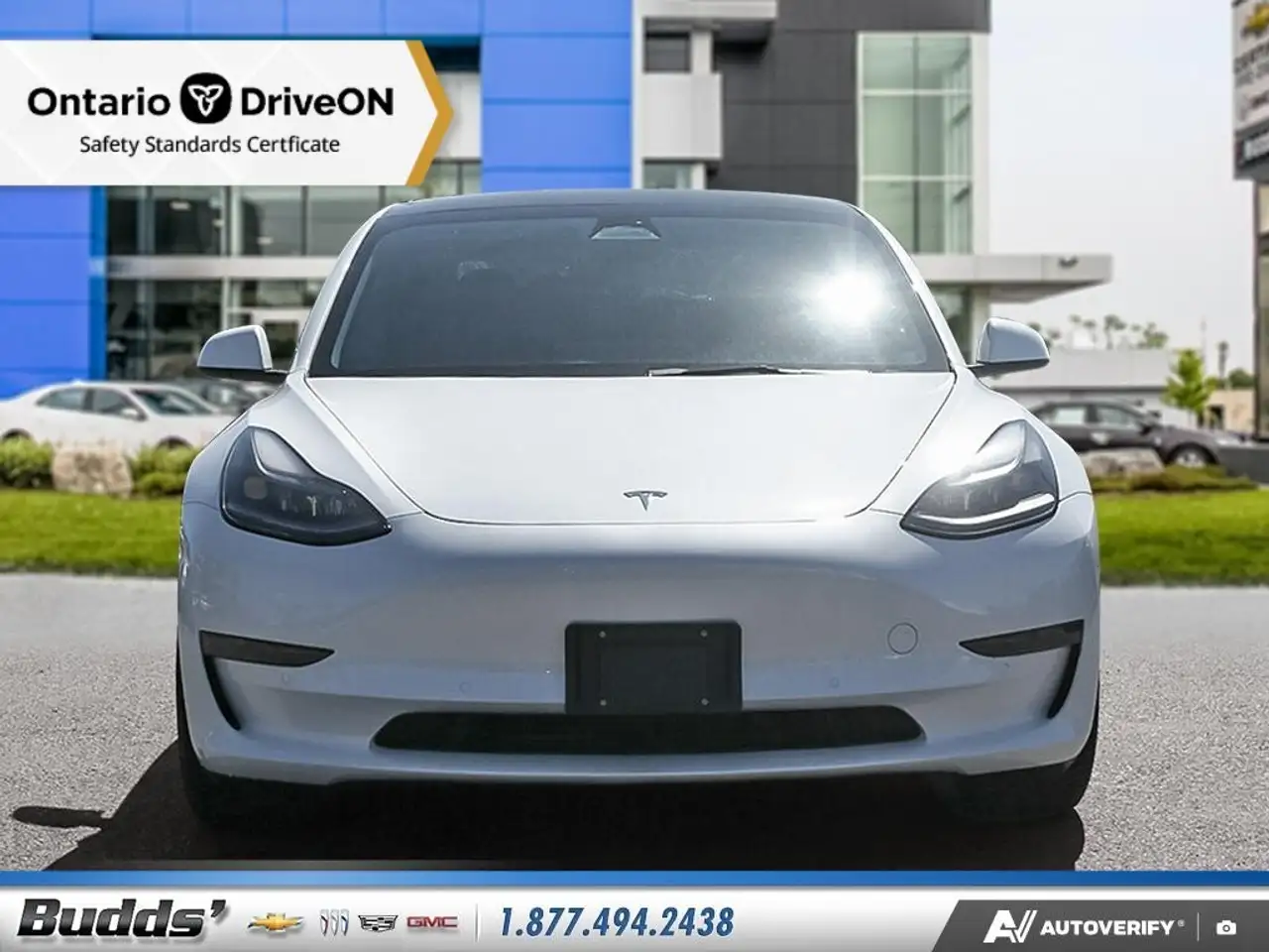 Tesla Model 3 снимка Tesla Model 3