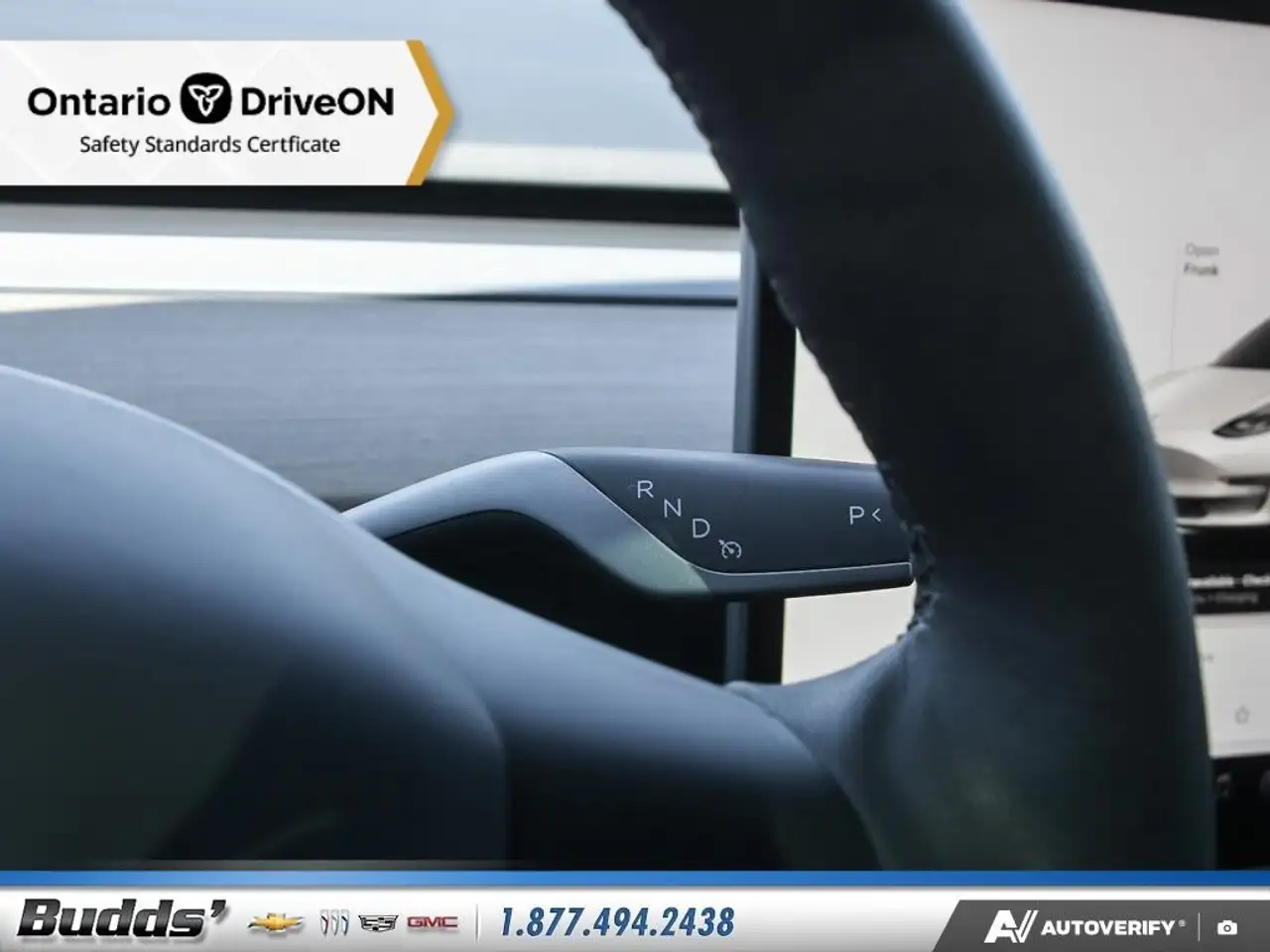 Tesla Model 3 снимка Tesla Model 3
