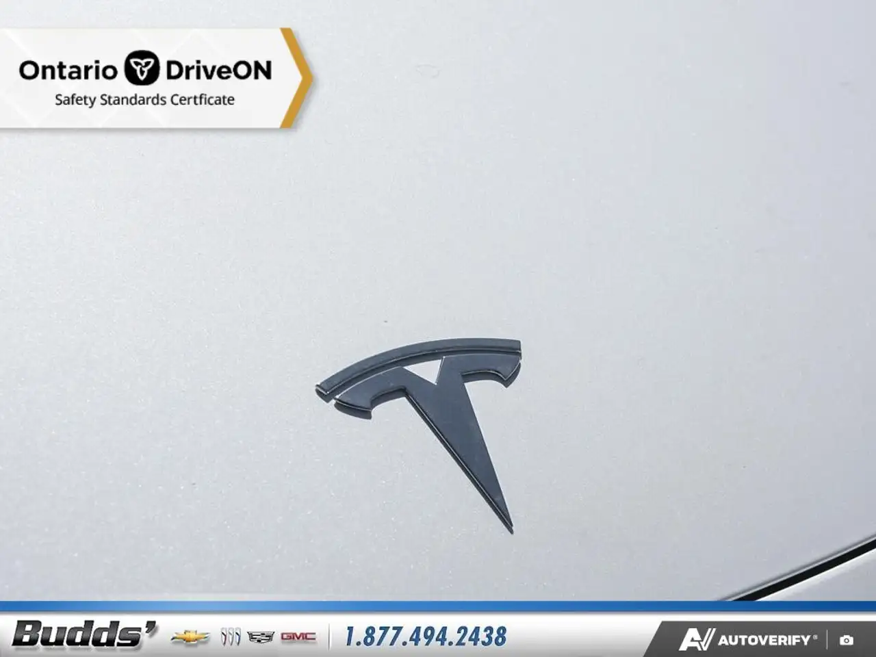 Tesla Model 3 снимка Tesla Model 3