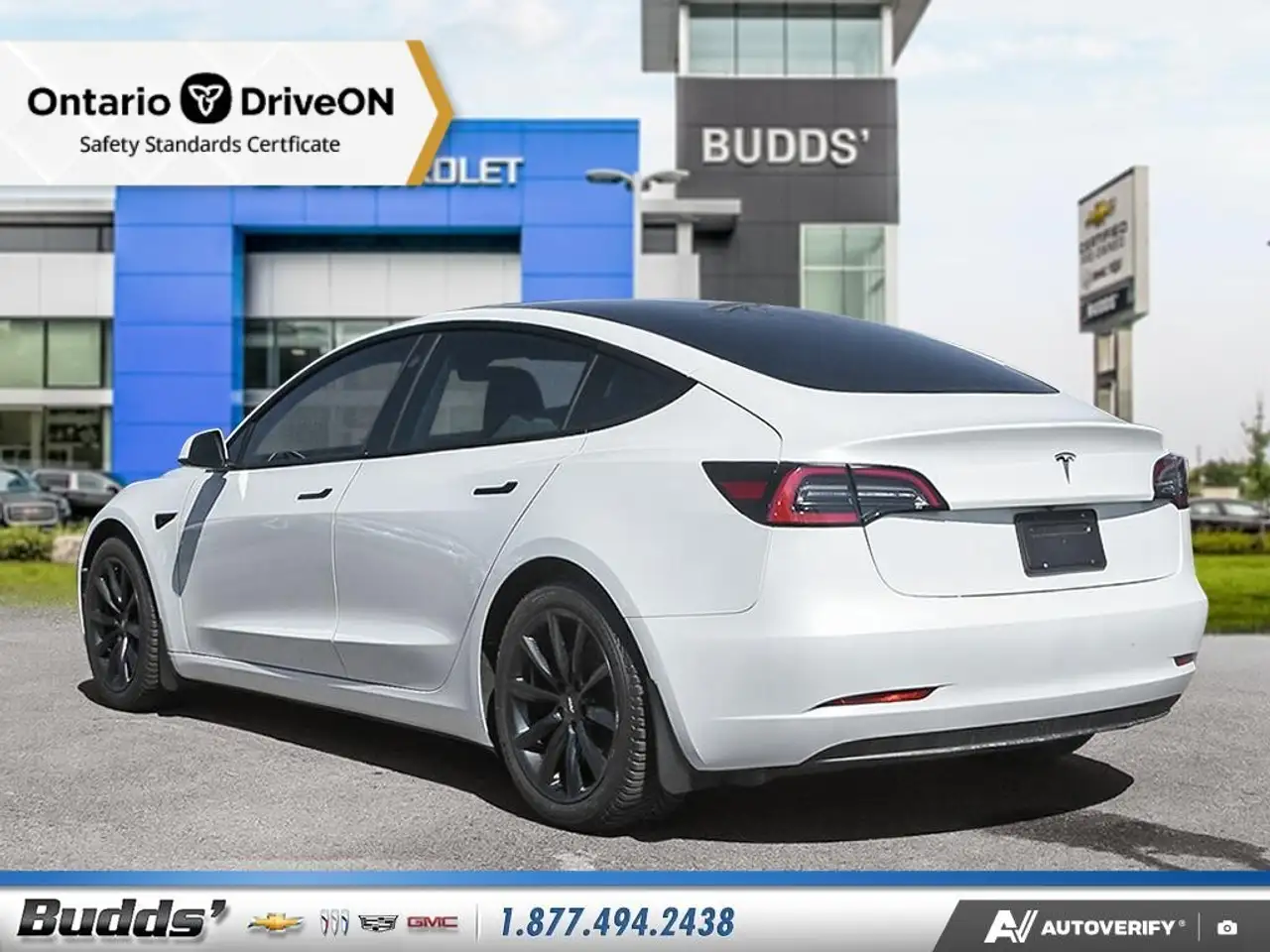 Tesla Model 3 снимка Tesla Model 3