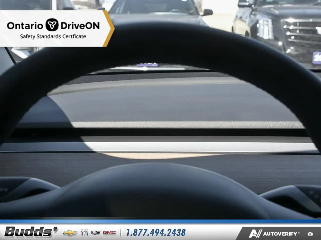 Tesla Model 3 снимка Tesla Model 3