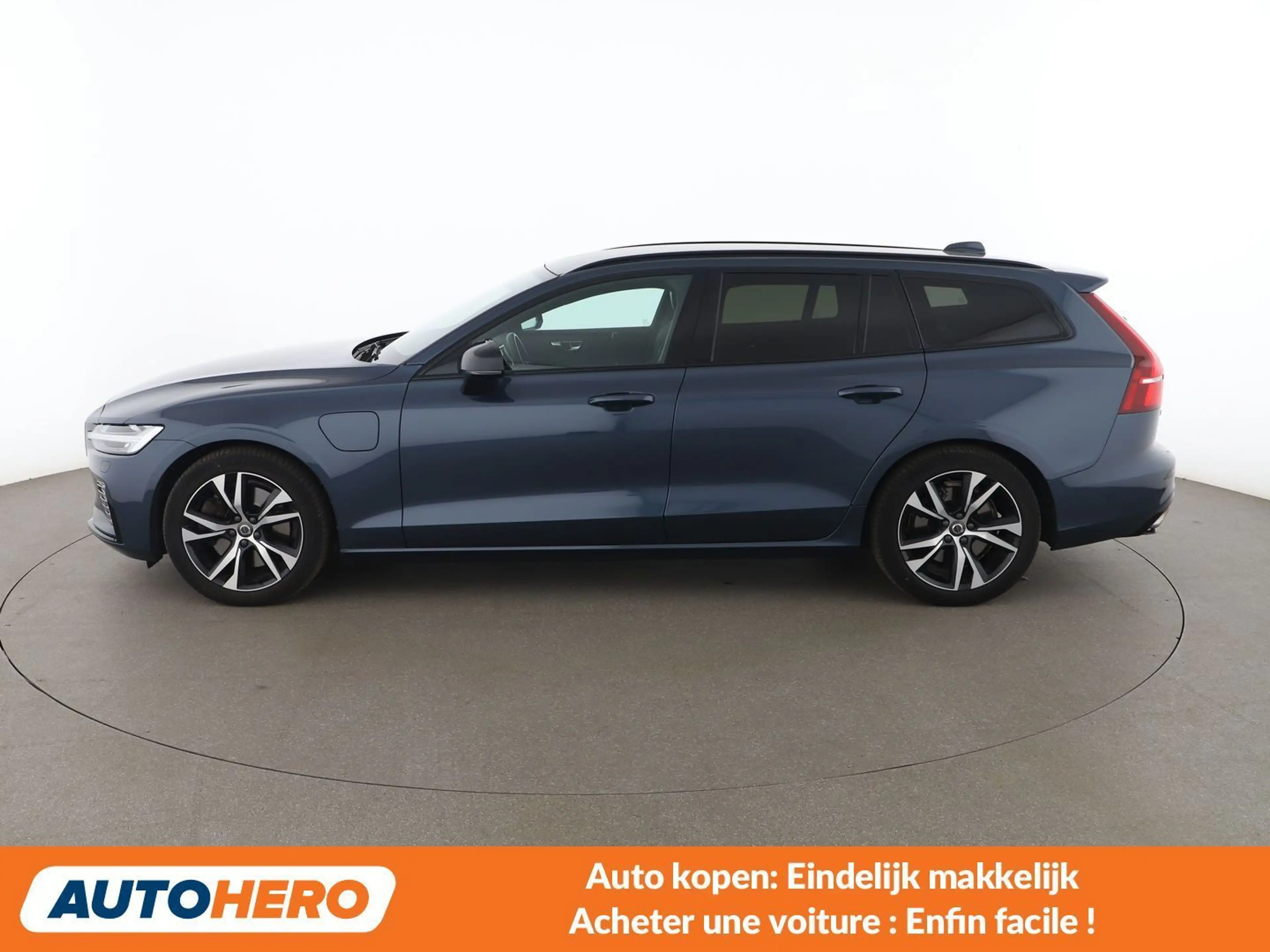 Volvo V60 2.0 T6 Plug-in Hybrid R Design AWD — photo 3