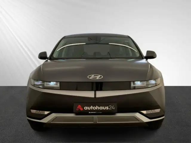 Hyundai Ioniq 5 view 2