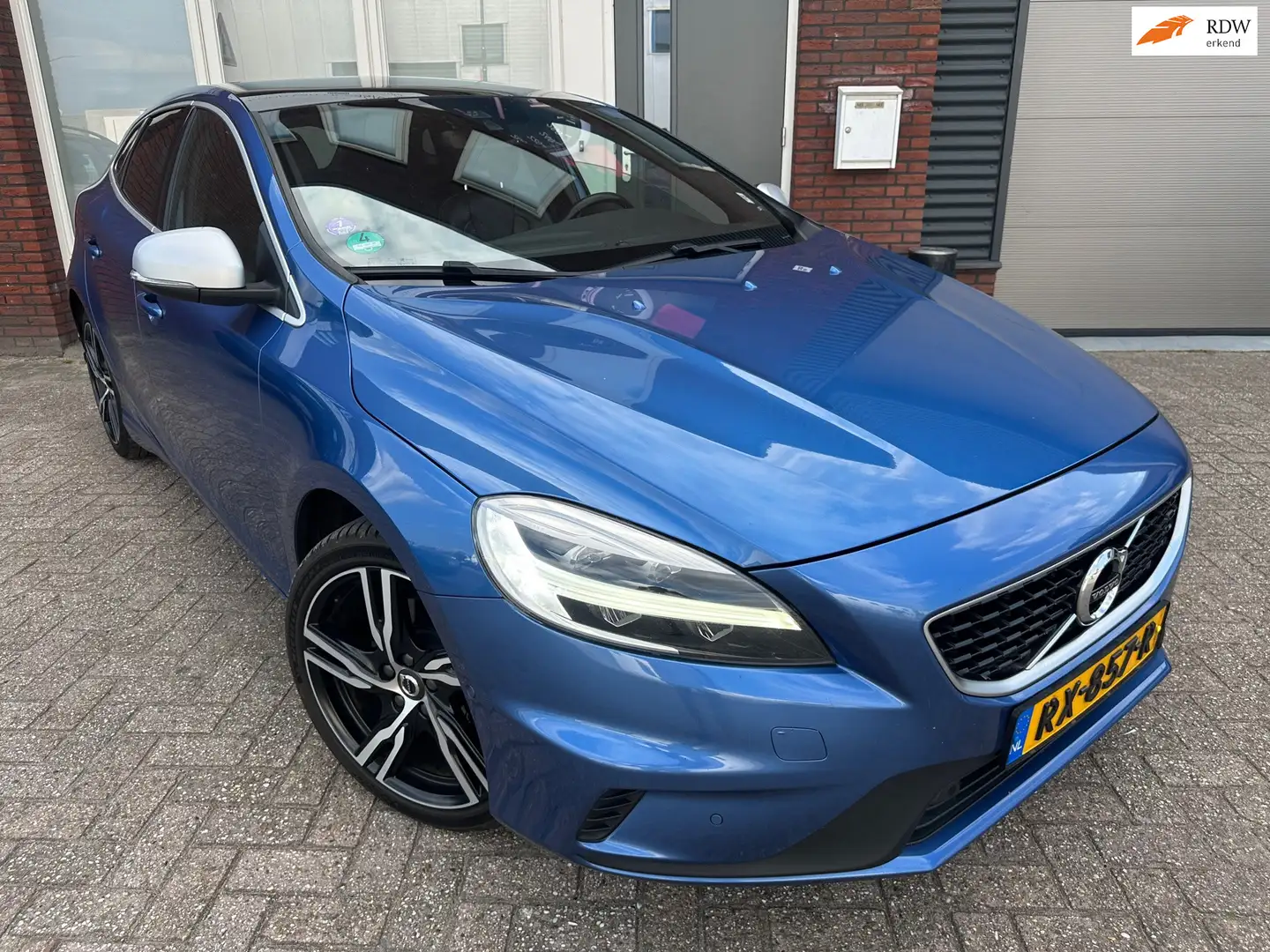 Volvo V40 2.0 T4 Business Sport / Pano / Camera / Leder / Na Blu/Azzurro - 1