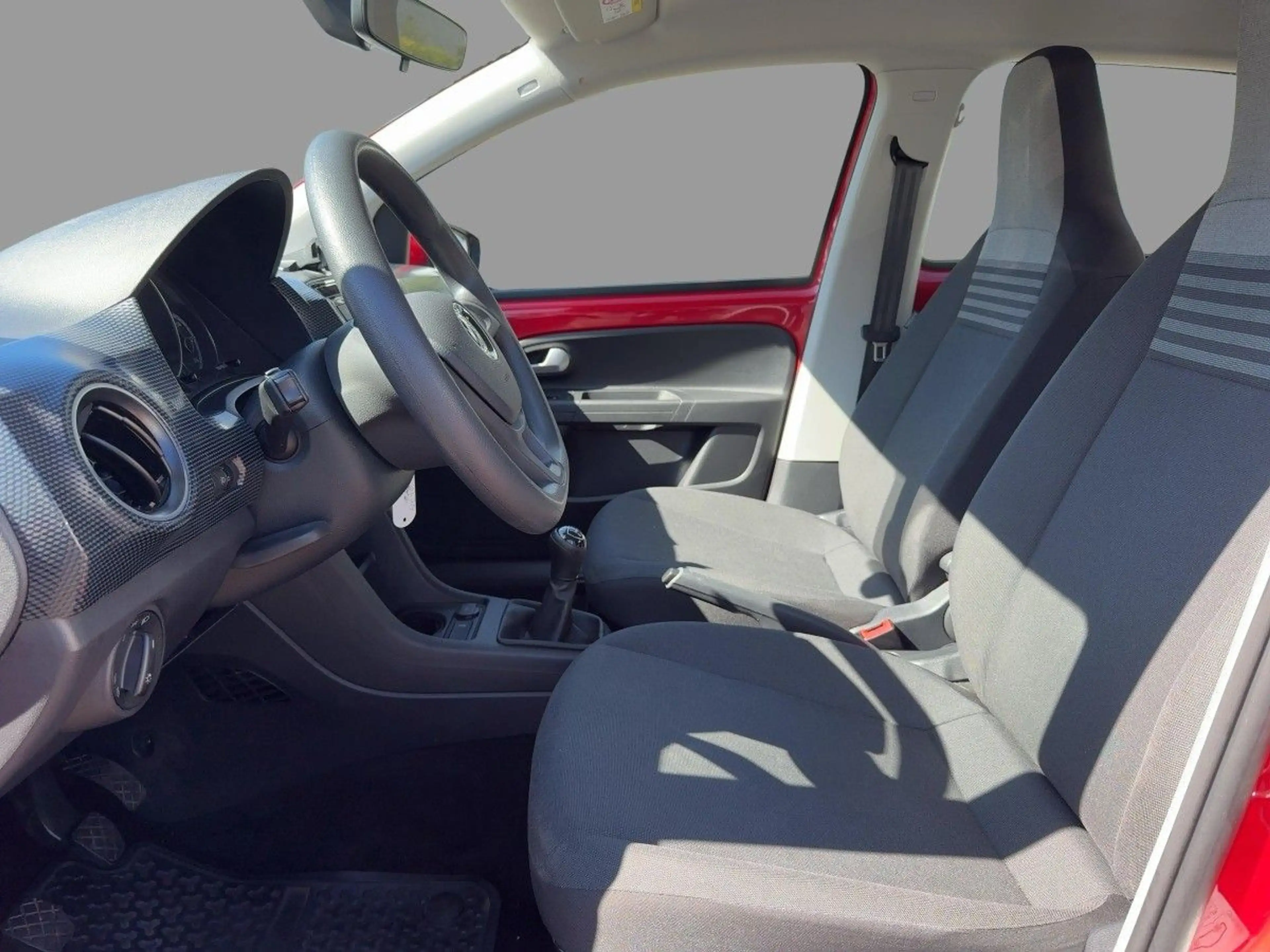 Volkswagen up! 1.0 — photo 7