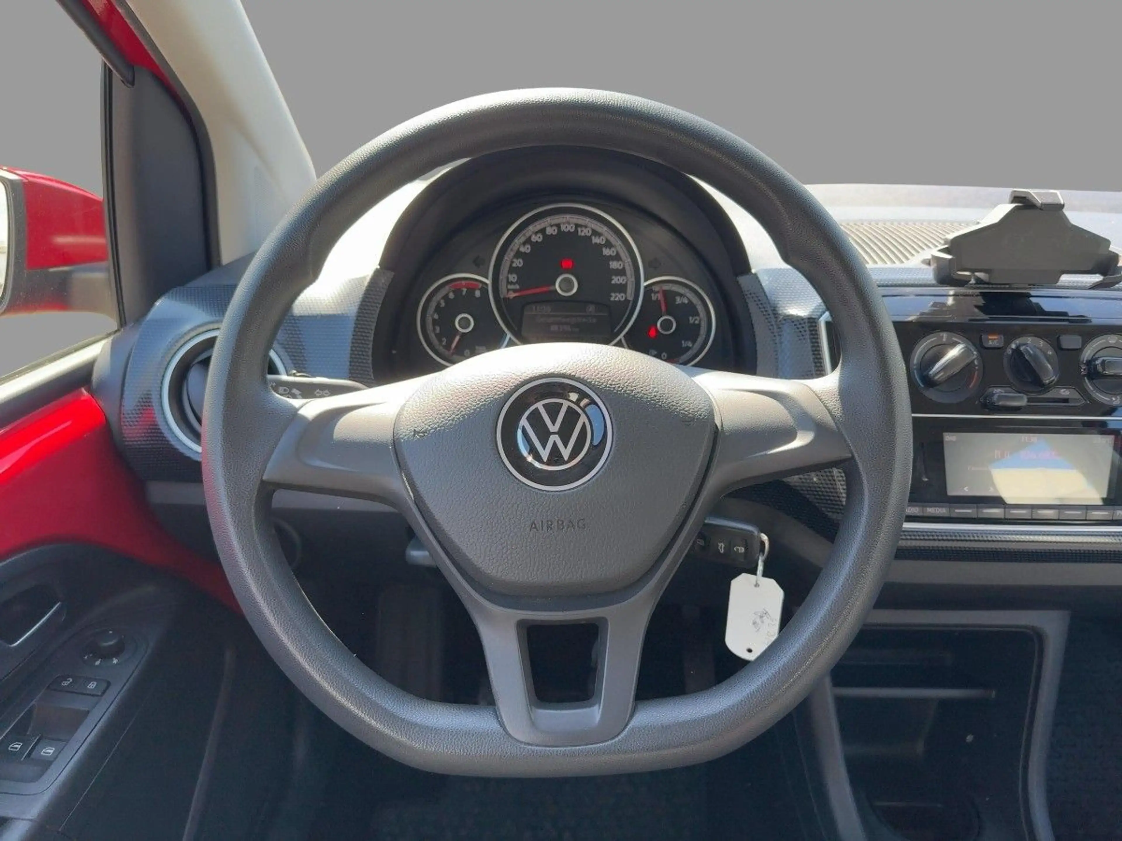 Volkswagen up! 1.0 — photo 10