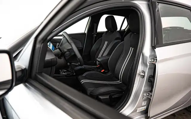 Opel Corsa view 8