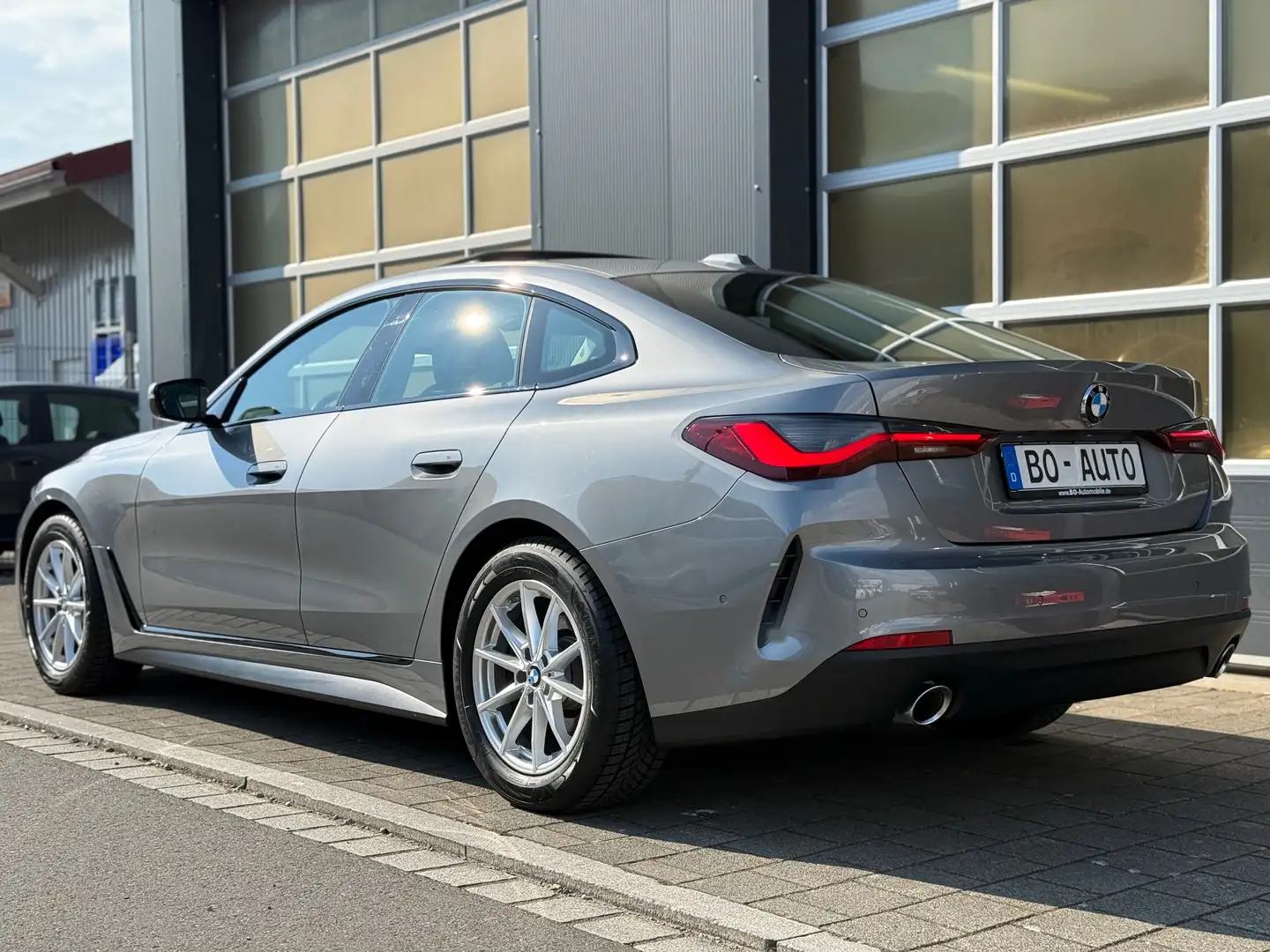BMW 420 d xDrive LASER Leder Glas H&K Key HeadUp ACC+ Spur Grau - 2