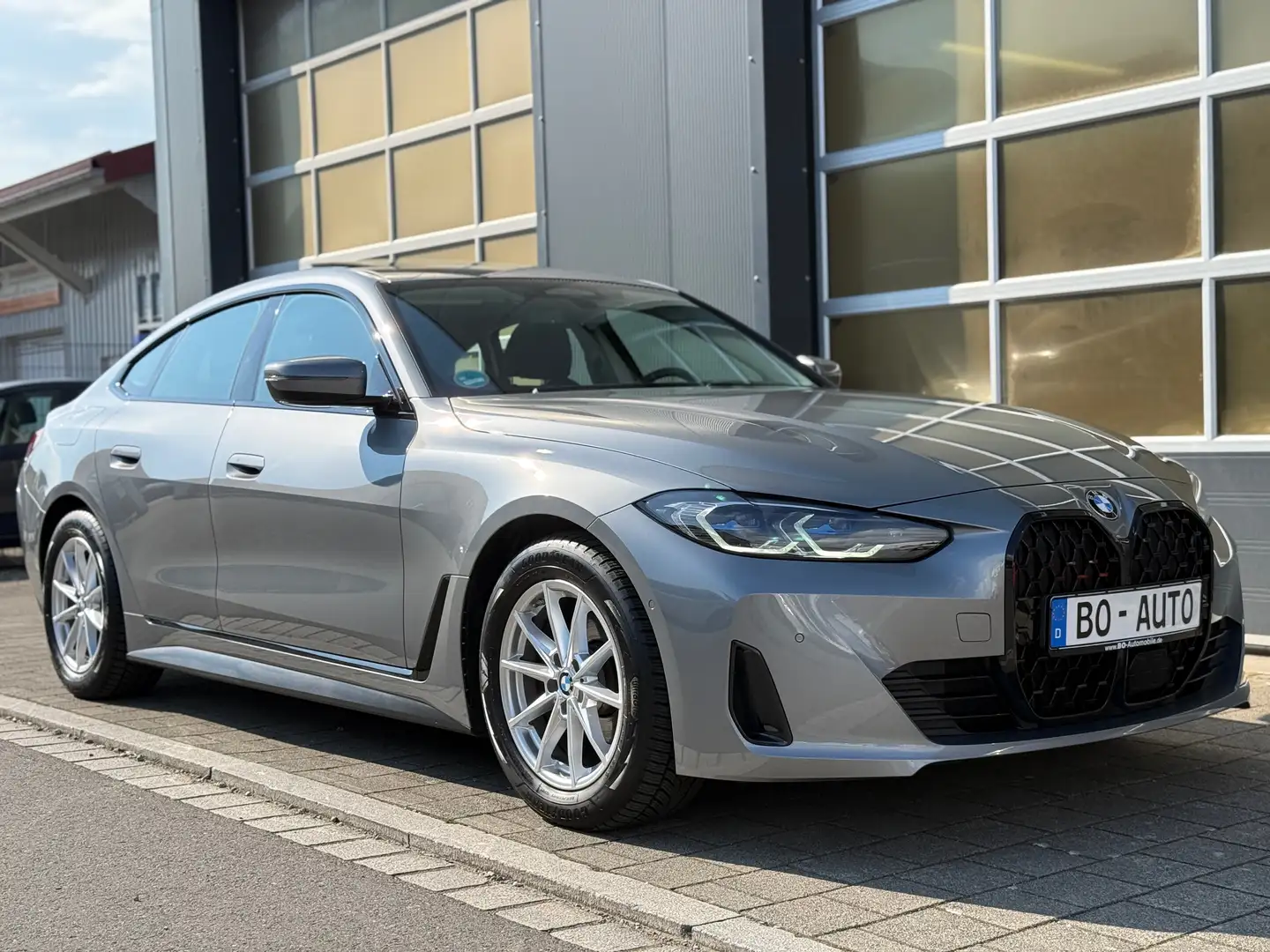 BMW 420 d xDrive LASER Leder Glas H&K Key HeadUp ACC+ Spur Grau - 1