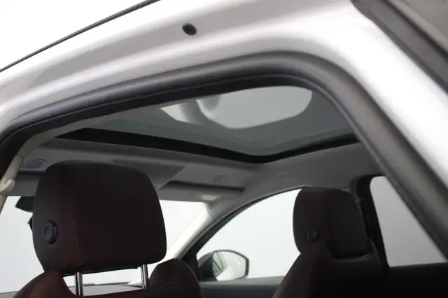 Jaguar E-Pace view 8