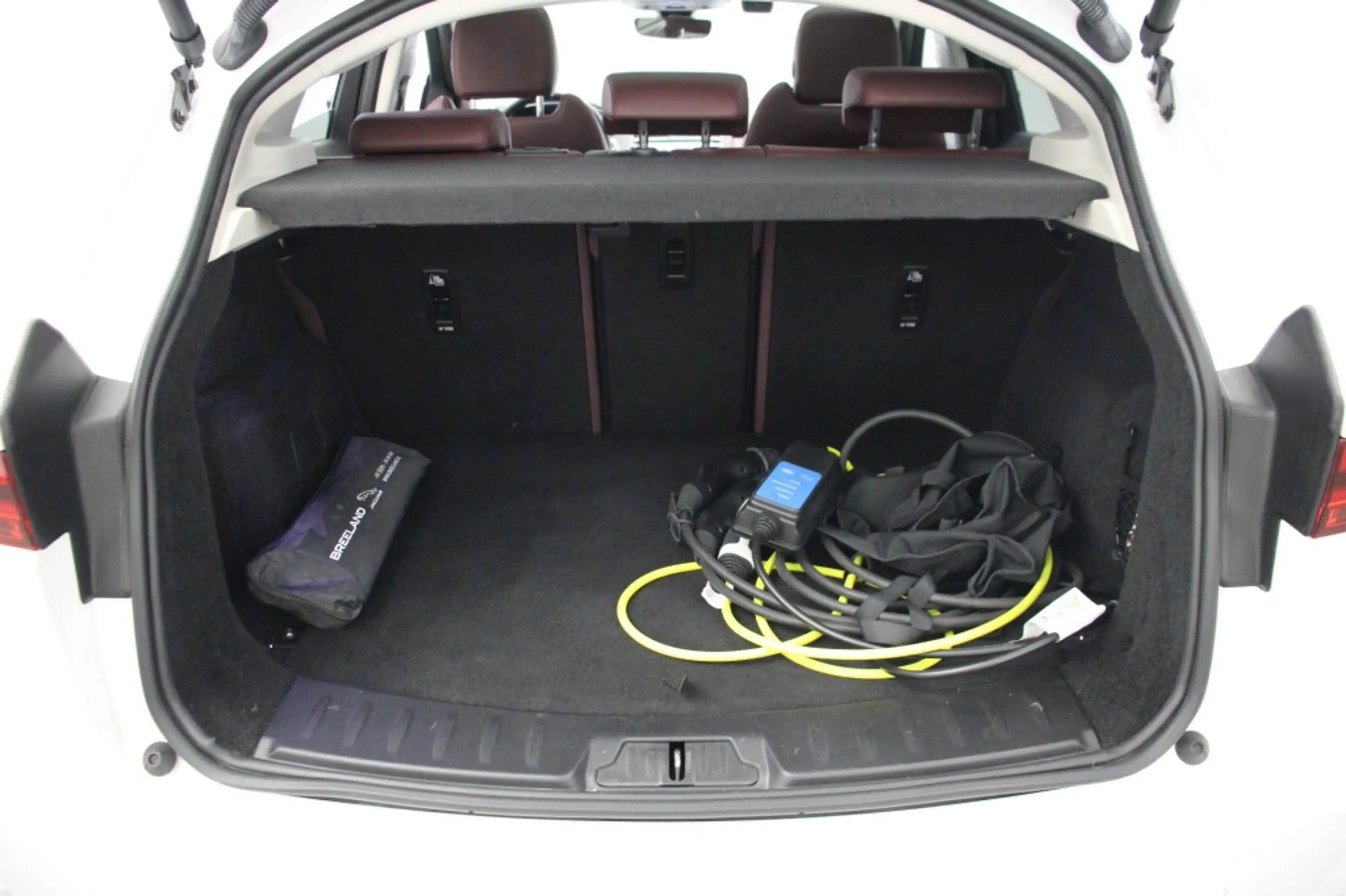 Jaguar E-Pace 1.5 P300e AWD R-Dynamic HSE - Panorama, Carplay, C — photo 15
