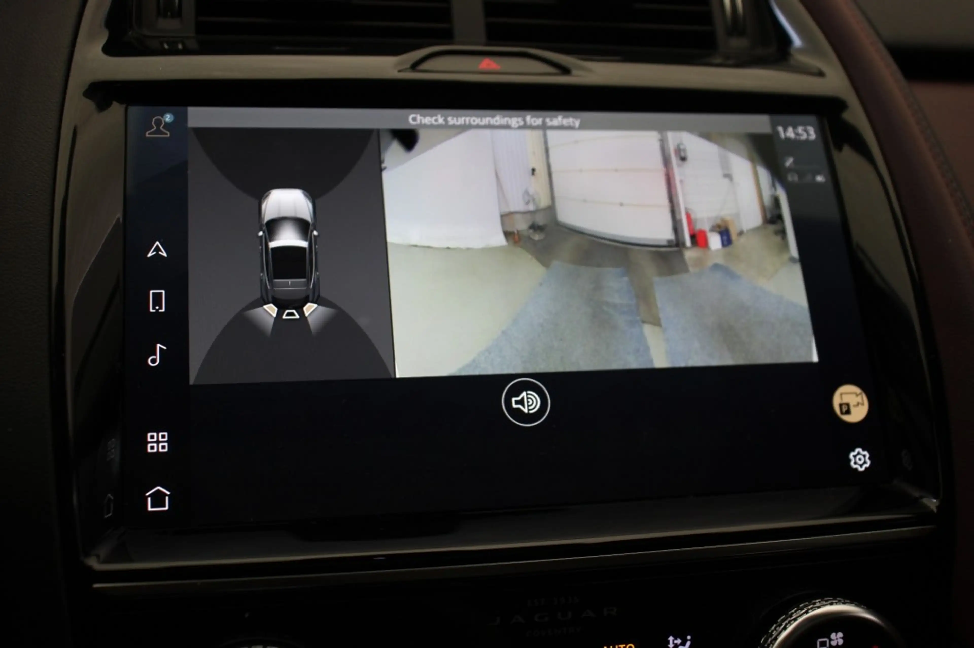 Jaguar E-Pace 1.5 P300e AWD R-Dynamic HSE - Panorama, Carplay, C — photo 7