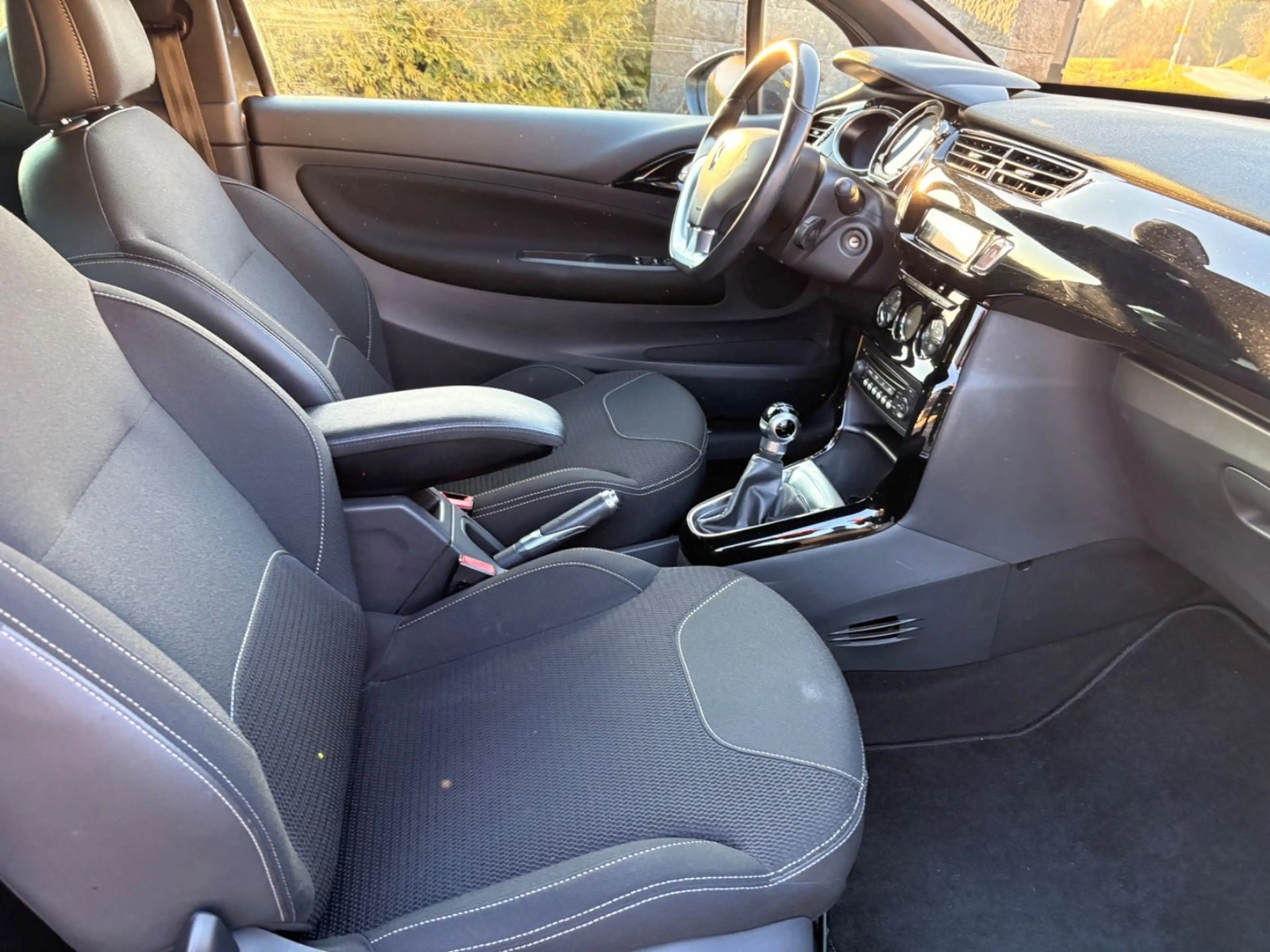 Citroen DS3 Cabrio SoChic — photo 15