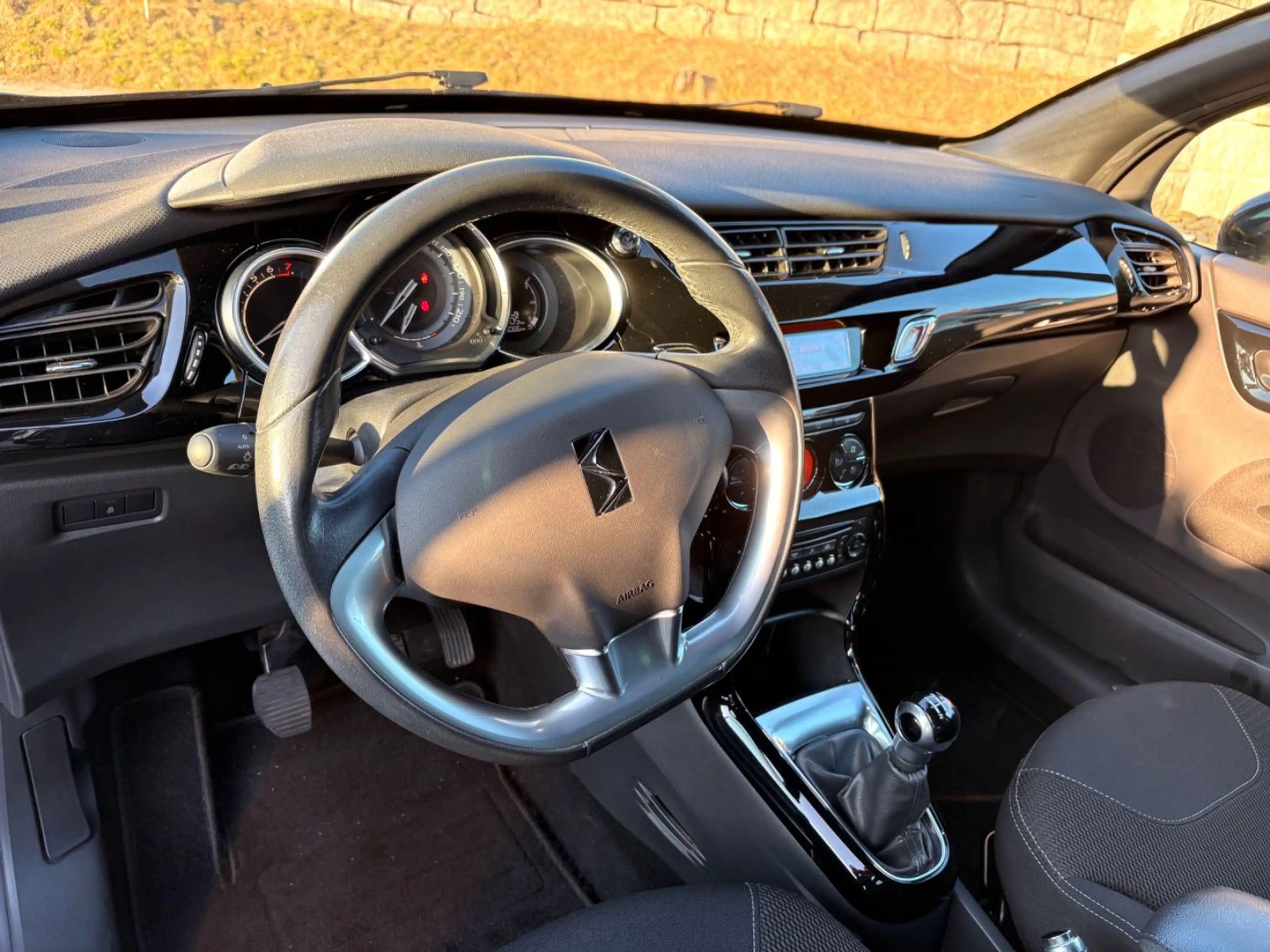Citroen DS3 Cabrio SoChic — photo 10