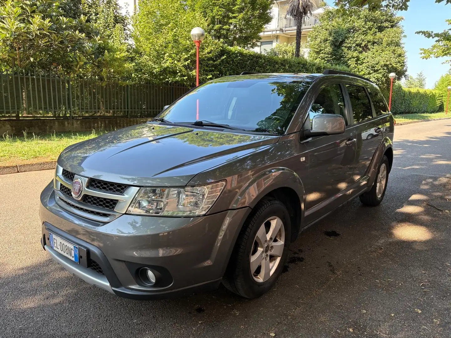 Fiat Freemont Freemont 2.0 Multijet 140 CV Lounge Szary - 1