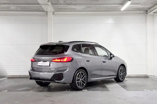 BMW 2 Series view 6