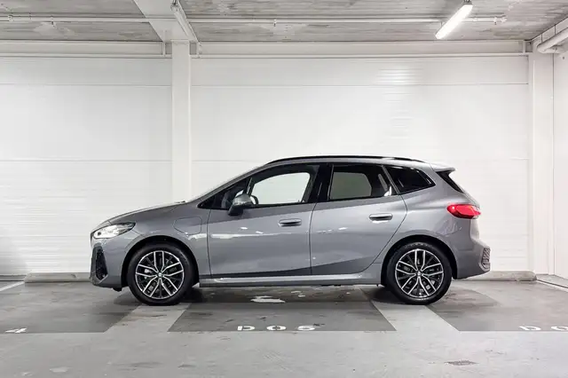 BMW 2 Series view 2