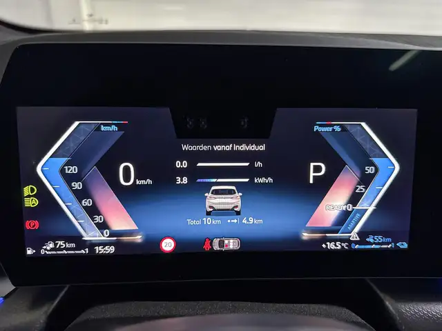 BMW 2 Series view 13