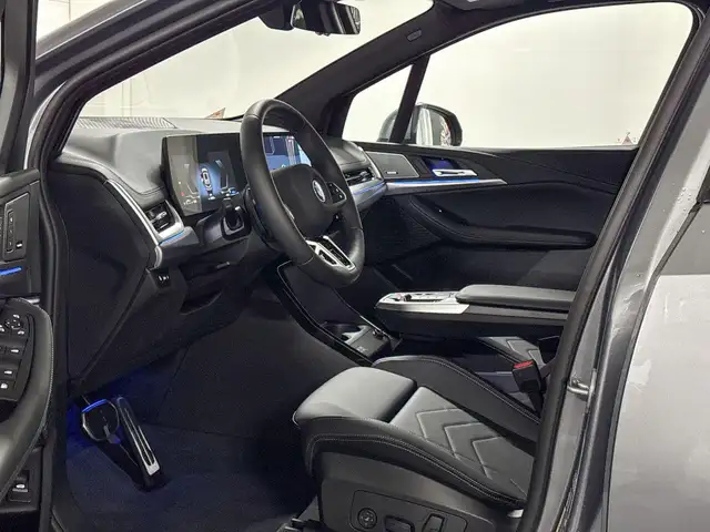 BMW 2 Series view 8