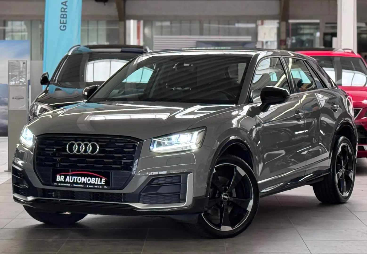 Audi Q2 quattro design*S-Line*LED*Navi*AHK*2.Hand* Grau - 2
