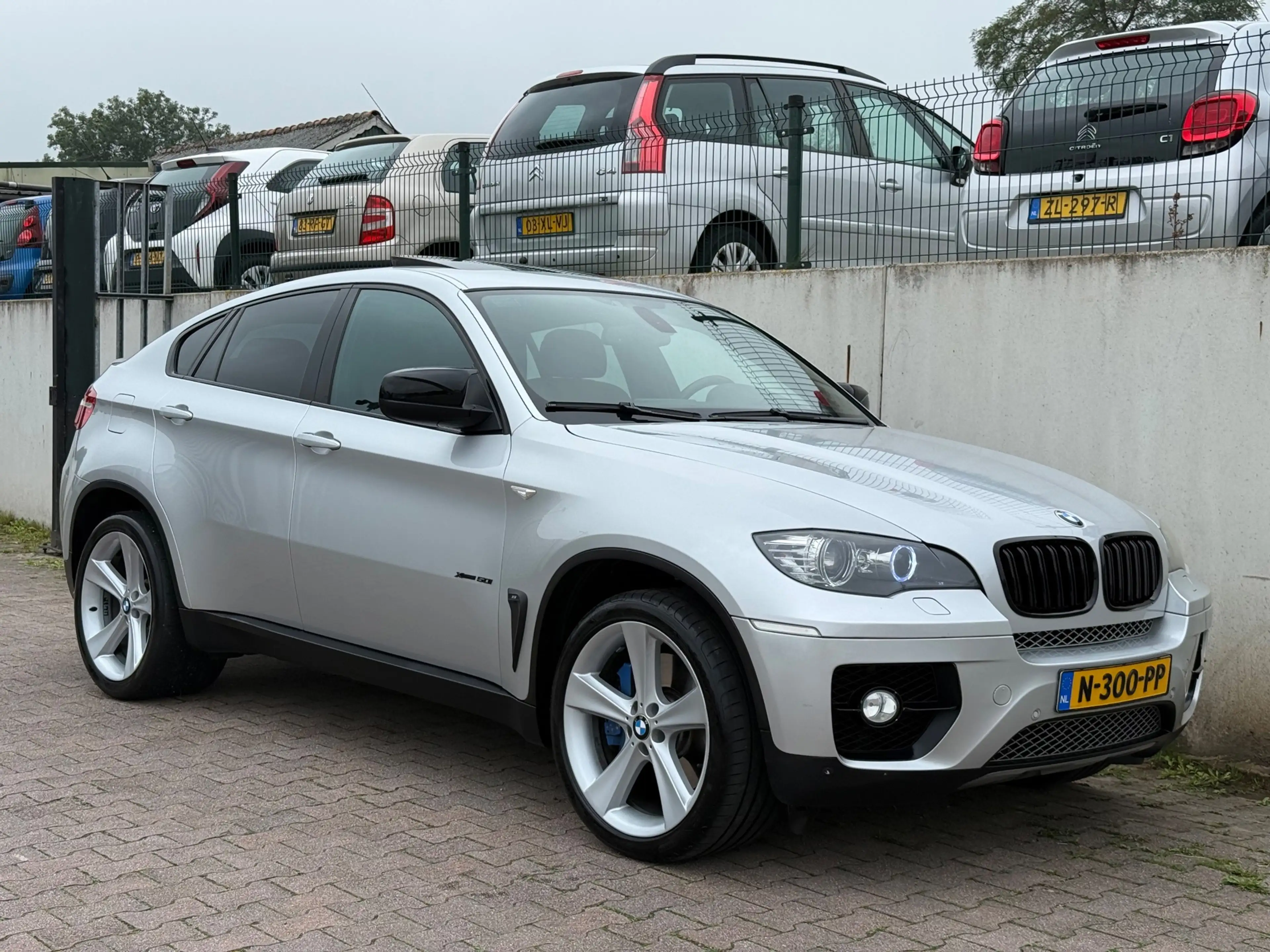 BMW X6 XDrive50i M/V8/408 PK/OPENDAK/LEDER/VIRTUAL/PDC/CA — photo 9