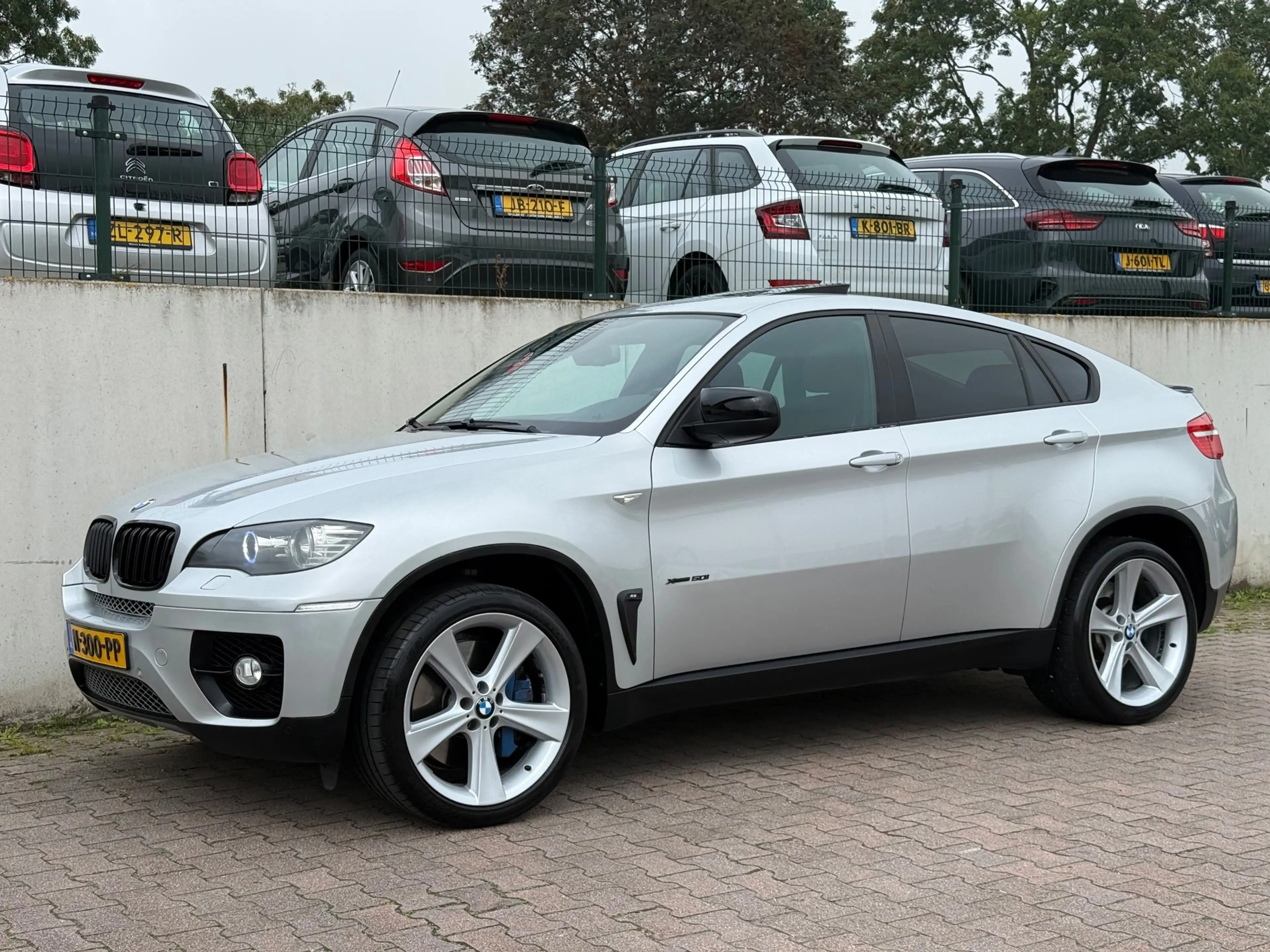 BMW X6 XDrive50i M/V8/408 PK/OPENDAK/LEDER/VIRTUAL/PDC/CA — photo 3