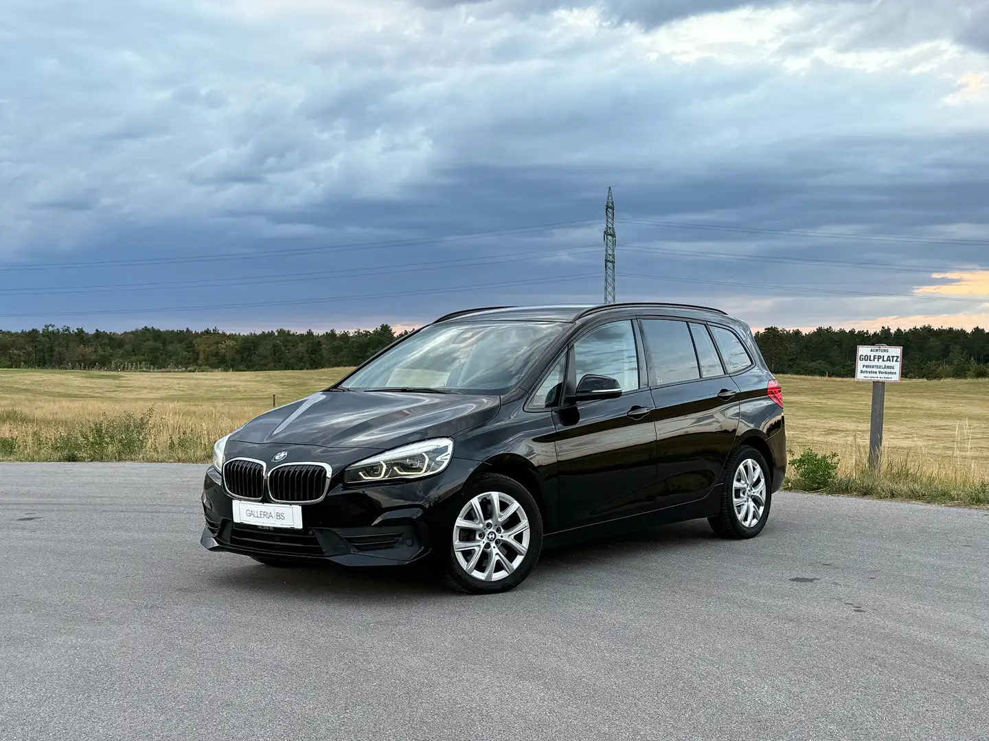 BMW 218 218 d Advantage 7 Sitzer Schwarz - 1