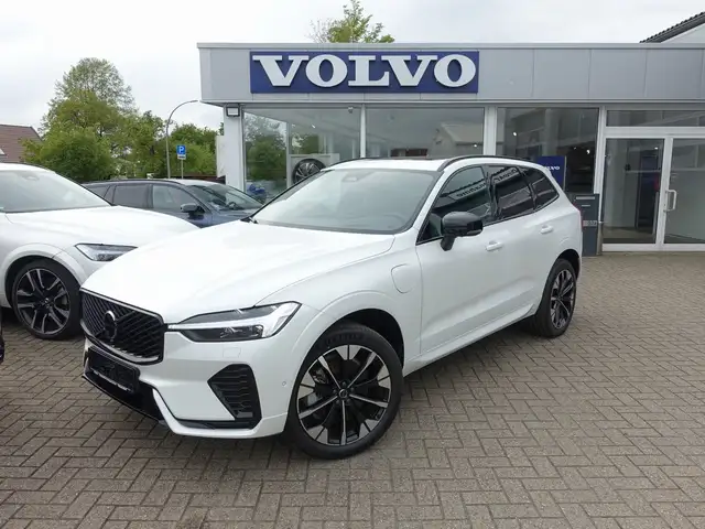 Volvo XC60 Plus T6 AWD/360°/AHK/Pano/360°/Head Up/H&K