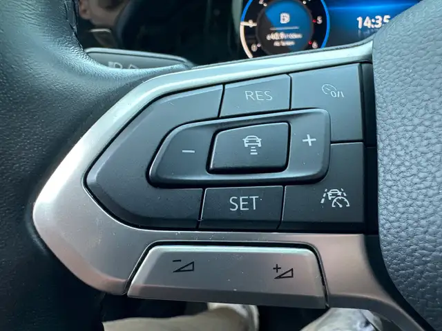 Volkswagen Golf view 14