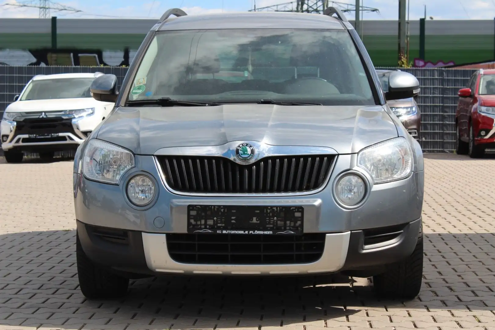Skoda Yeti 1.2 Ambition Plus Edition Grau - 2