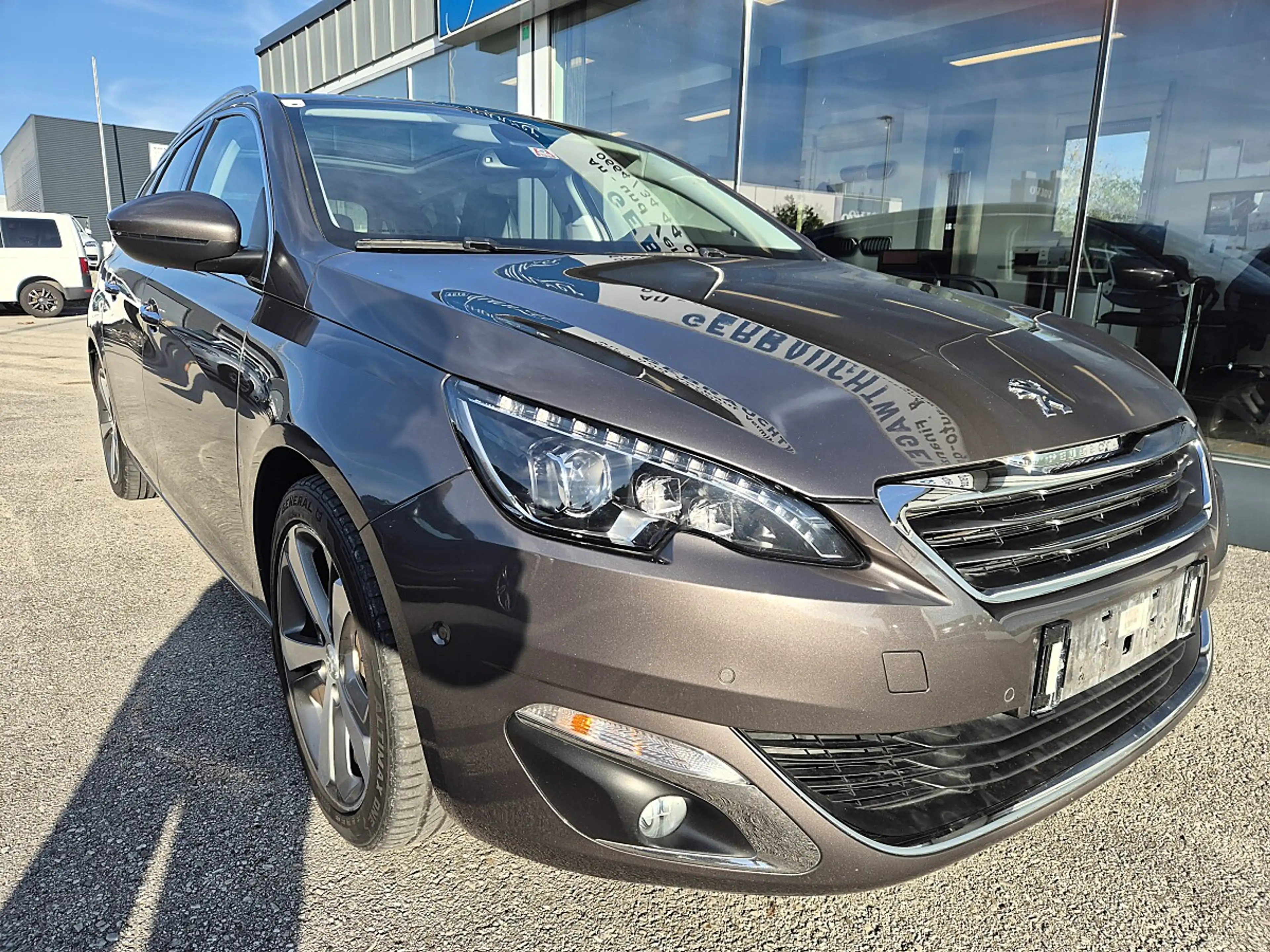 Peugeot 308 SW 1,6 e-HDi 115 FAP Allure 17" Felgen — photo 4