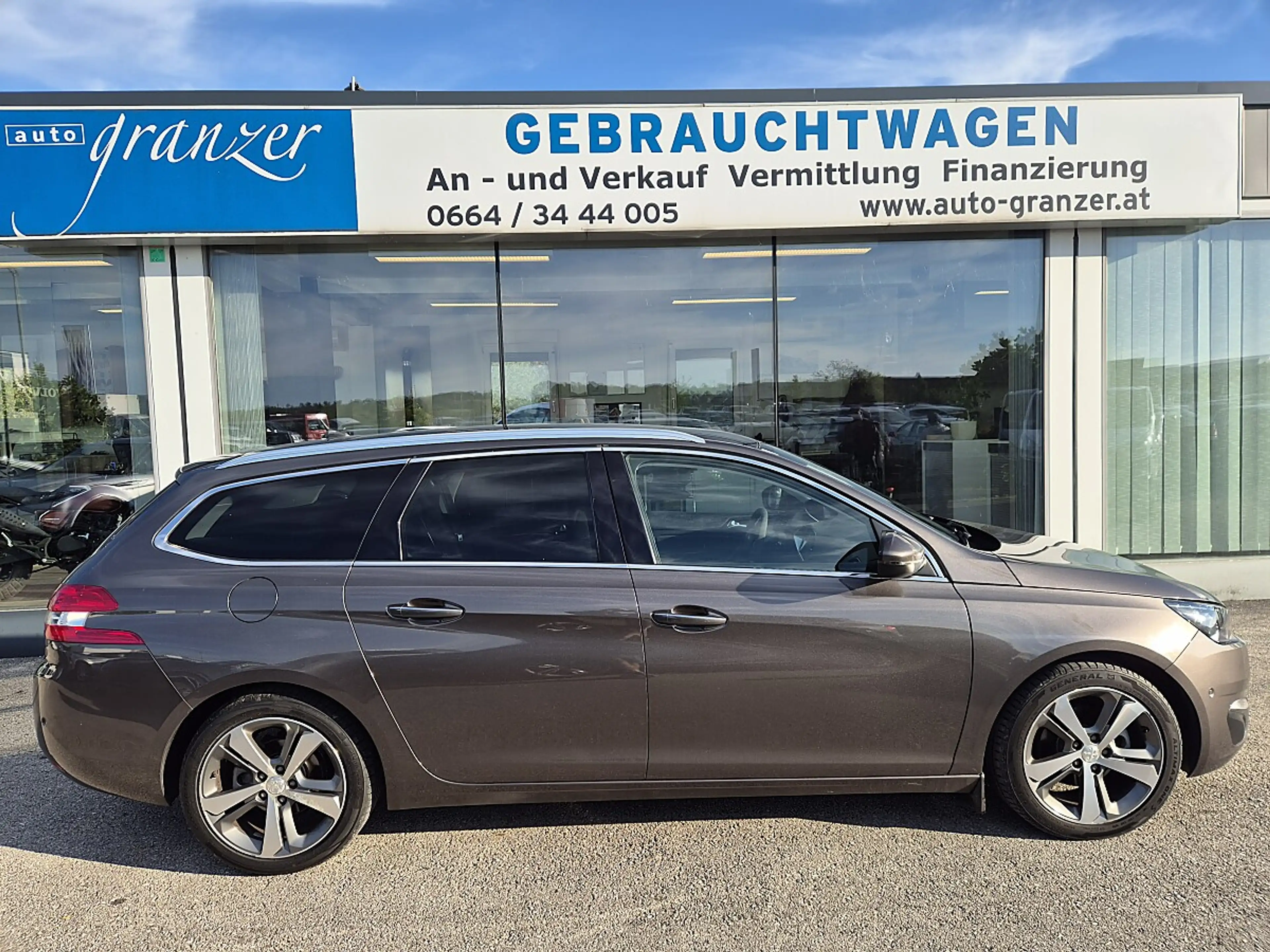 Peugeot 308 SW 1,6 e-HDi 115 FAP Allure 17" Felgen