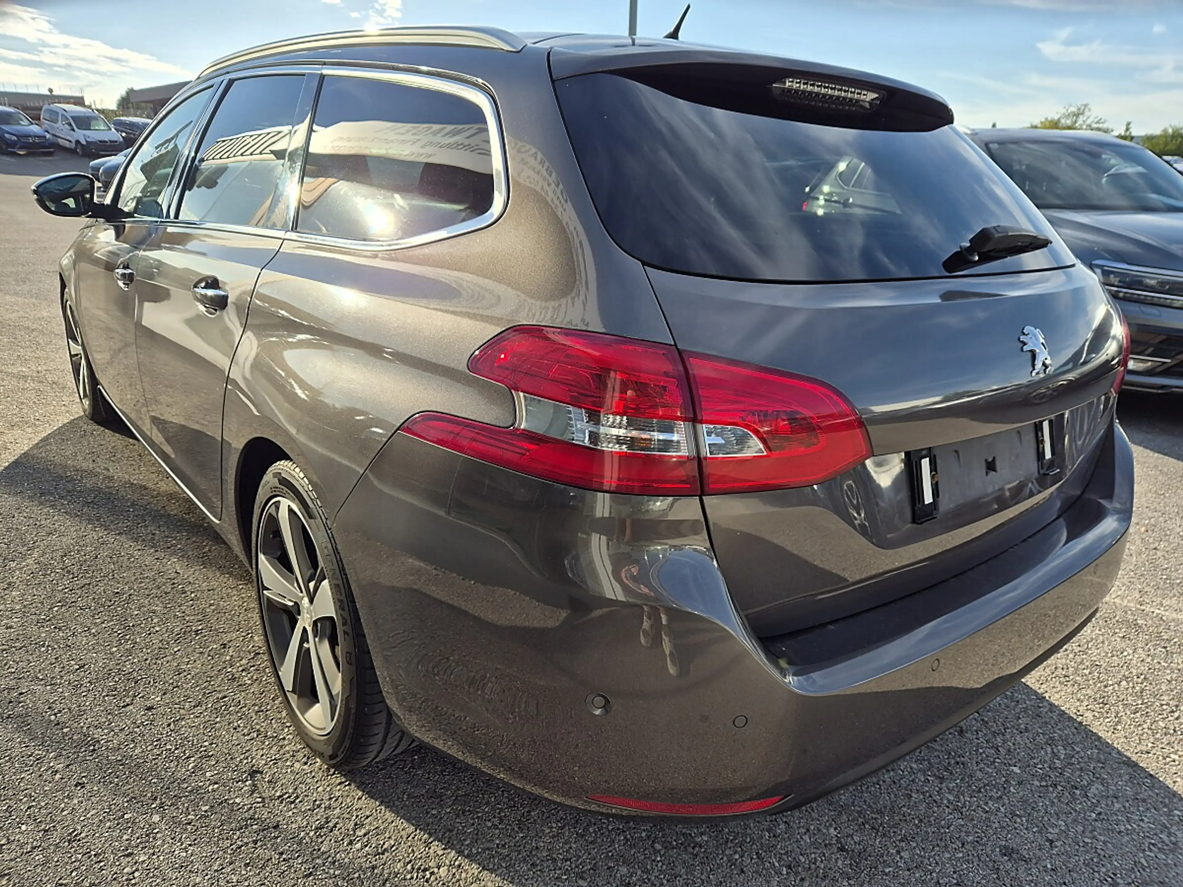 Peugeot 308 SW 1,6 e-HDi 115 FAP Allure 17" Felgen — photo 5