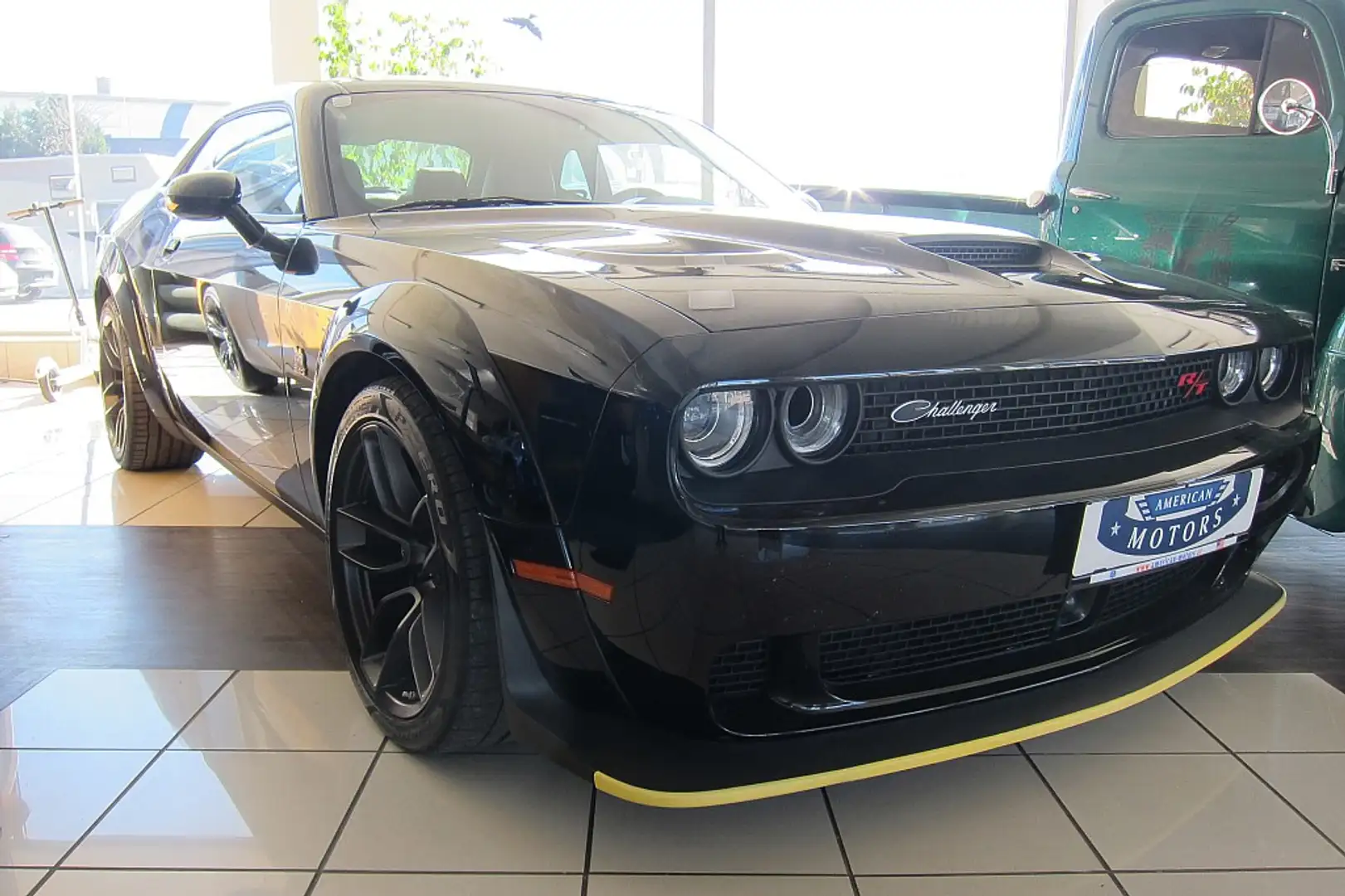 Dodge Challenger SRT8 Wide Body Černá - 2