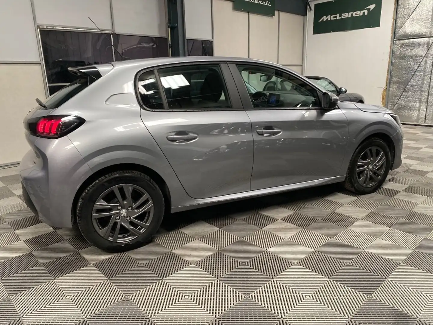 Peugeot 208 1.2 VTI - 12V 75ch Gris - 2