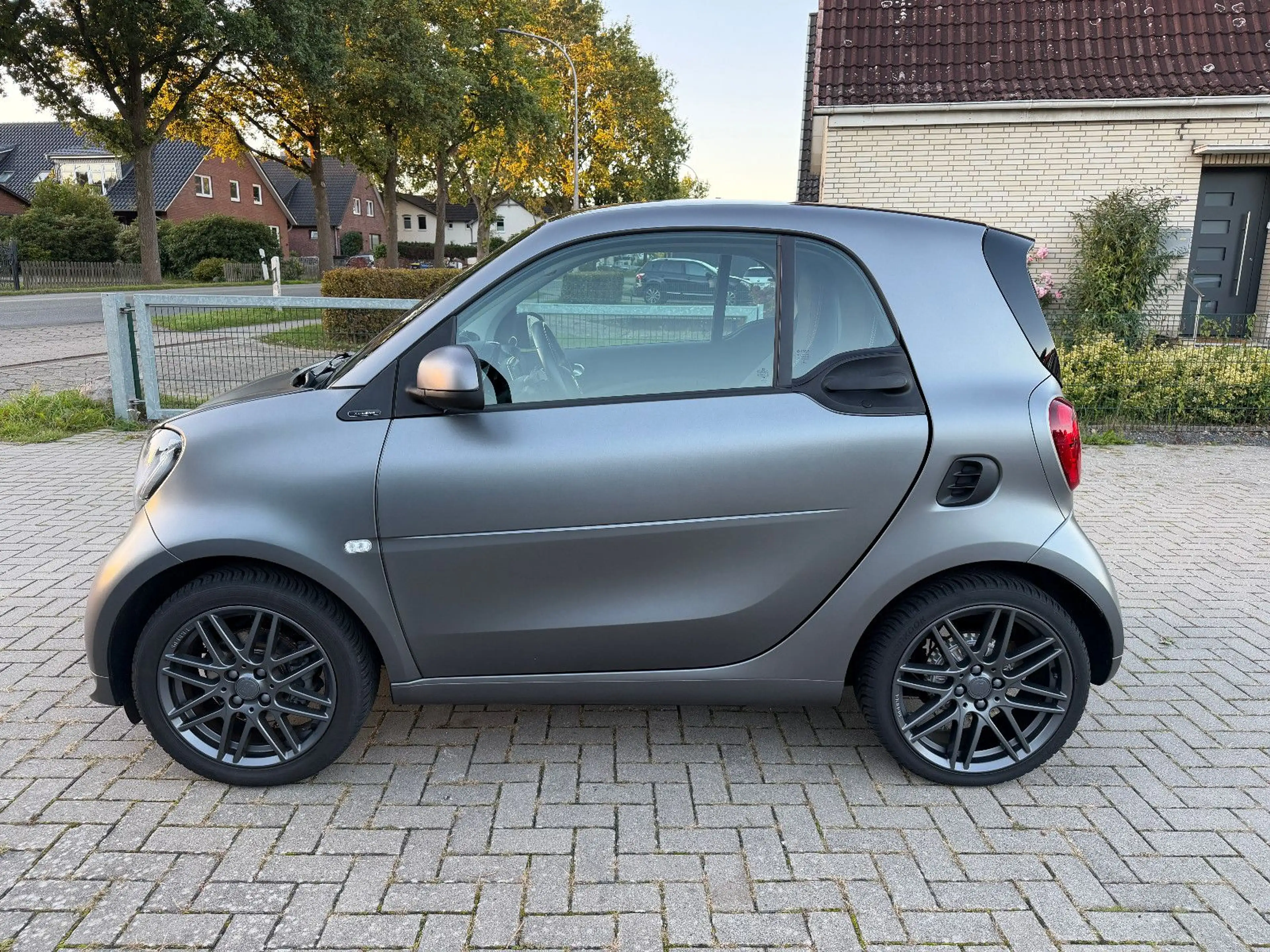 smart forTwo Brabus Xclusive 109PS-LED-NAVI-PANO-JBL-KAM-DAB — photo 4