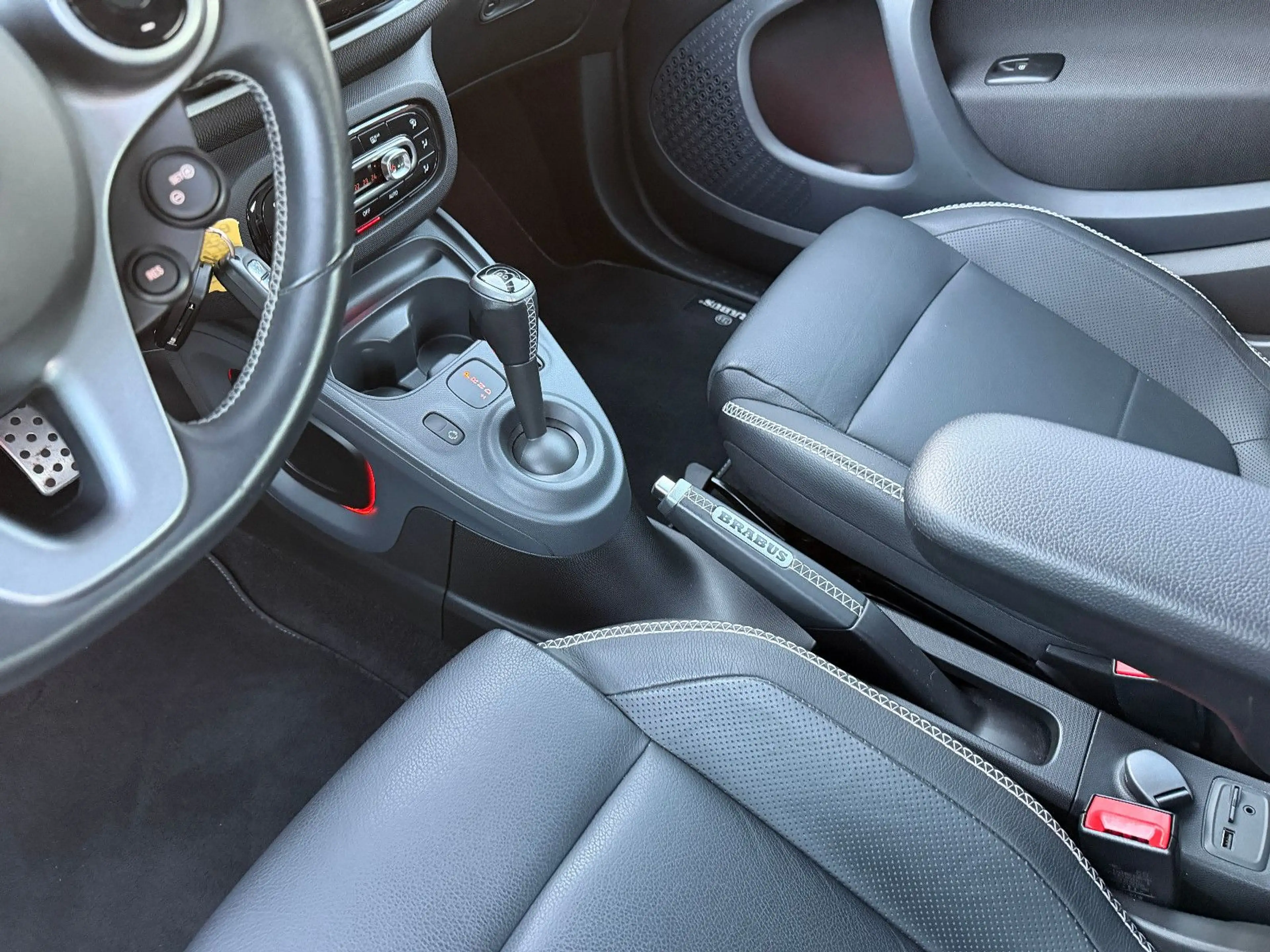 smart forTwo Brabus Xclusive 109PS-LED-NAVI-PANO-JBL-KAM-DAB — photo 13