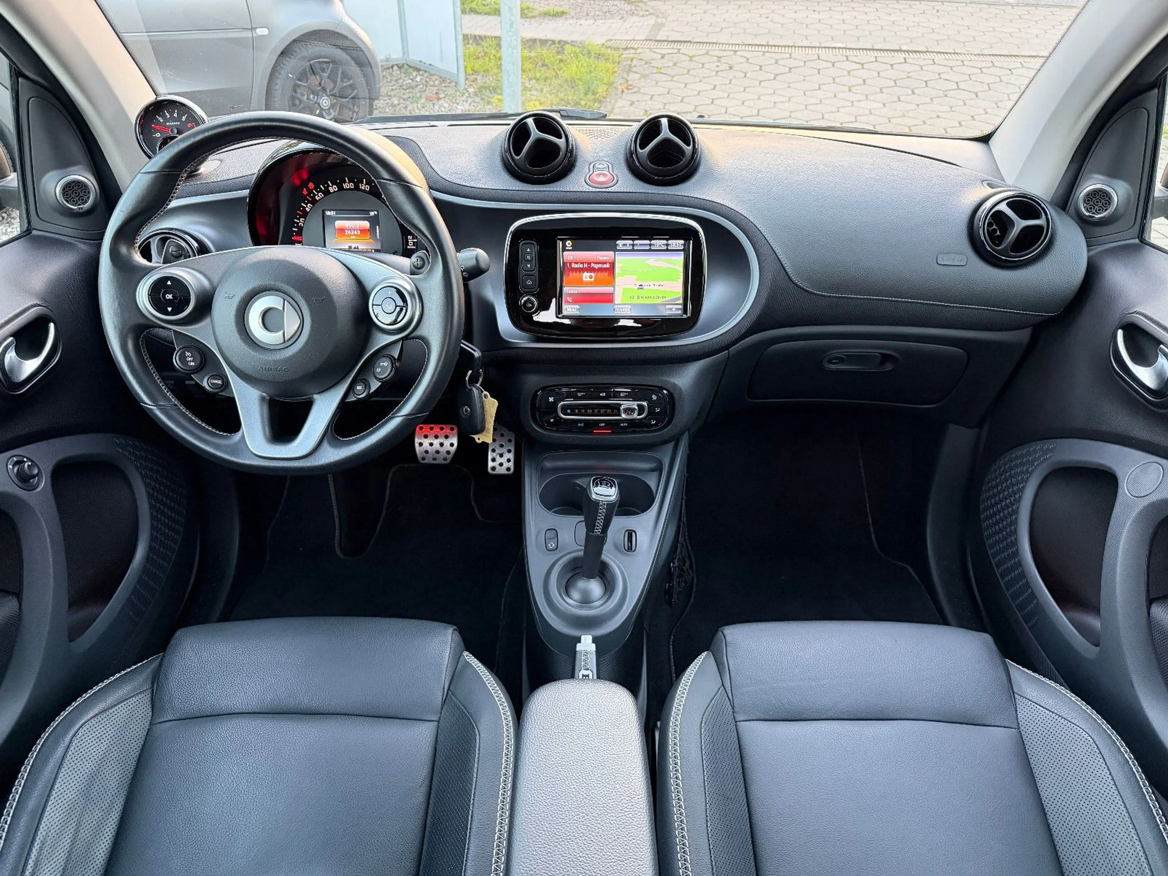 smart forTwo Brabus Xclusive 109PS-LED-NAVI-PANO-JBL-KAM-DAB — photo 11