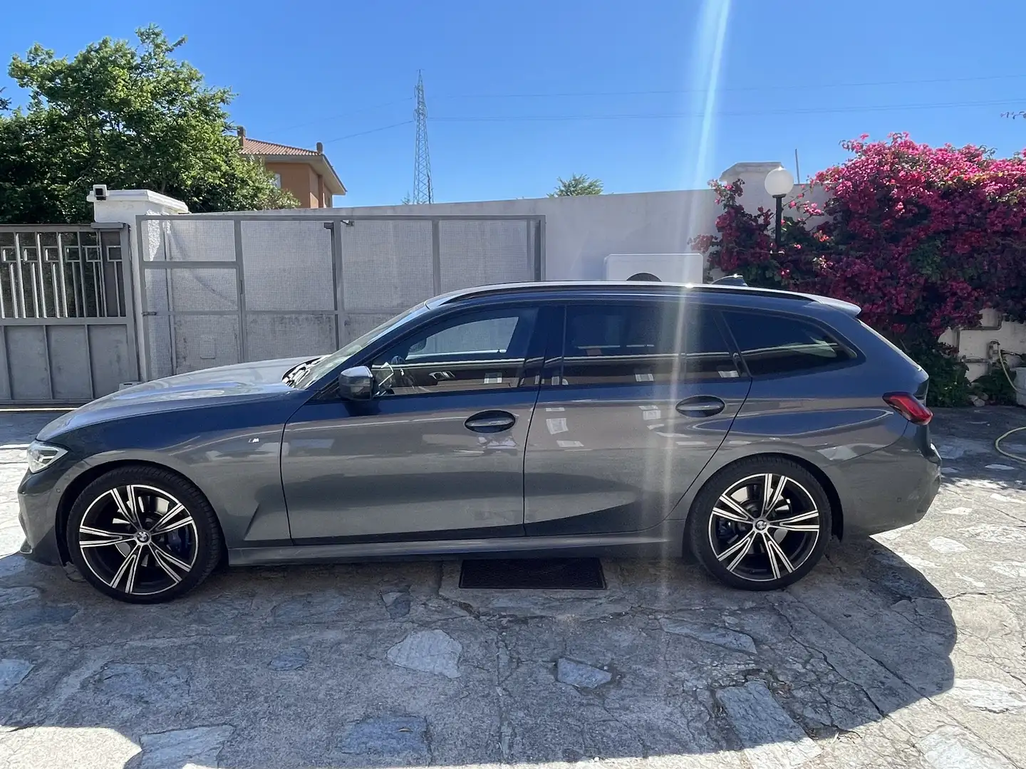 BMW 320 320d Touring xdrive Msport auto - 1