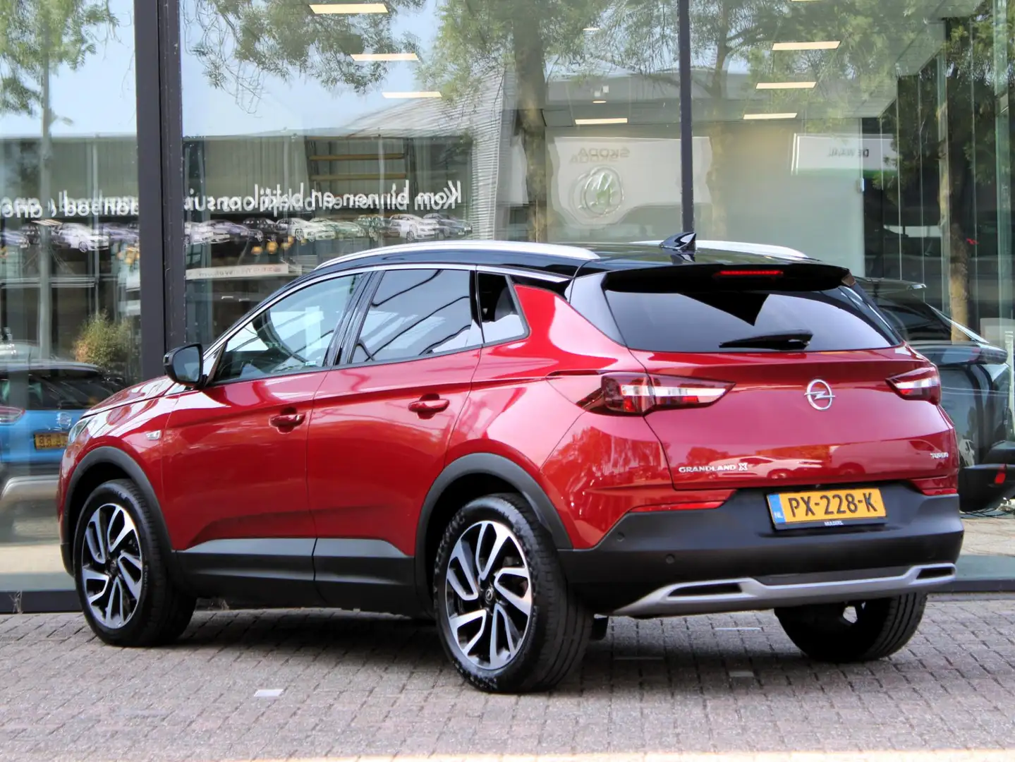 Opel Grandland X 1.2 Turbo Ultimate | Navi / Leder / Stoelkoeling Rood - 2