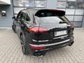 Porsche Cayenne Turbo S Schwarz - thumbnail 4