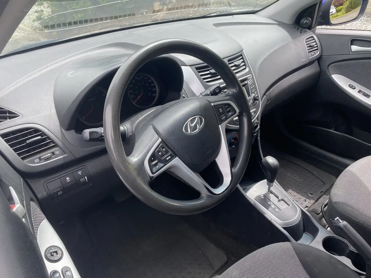 Hyundai ACCENT снимка Hyundai ACCENT
