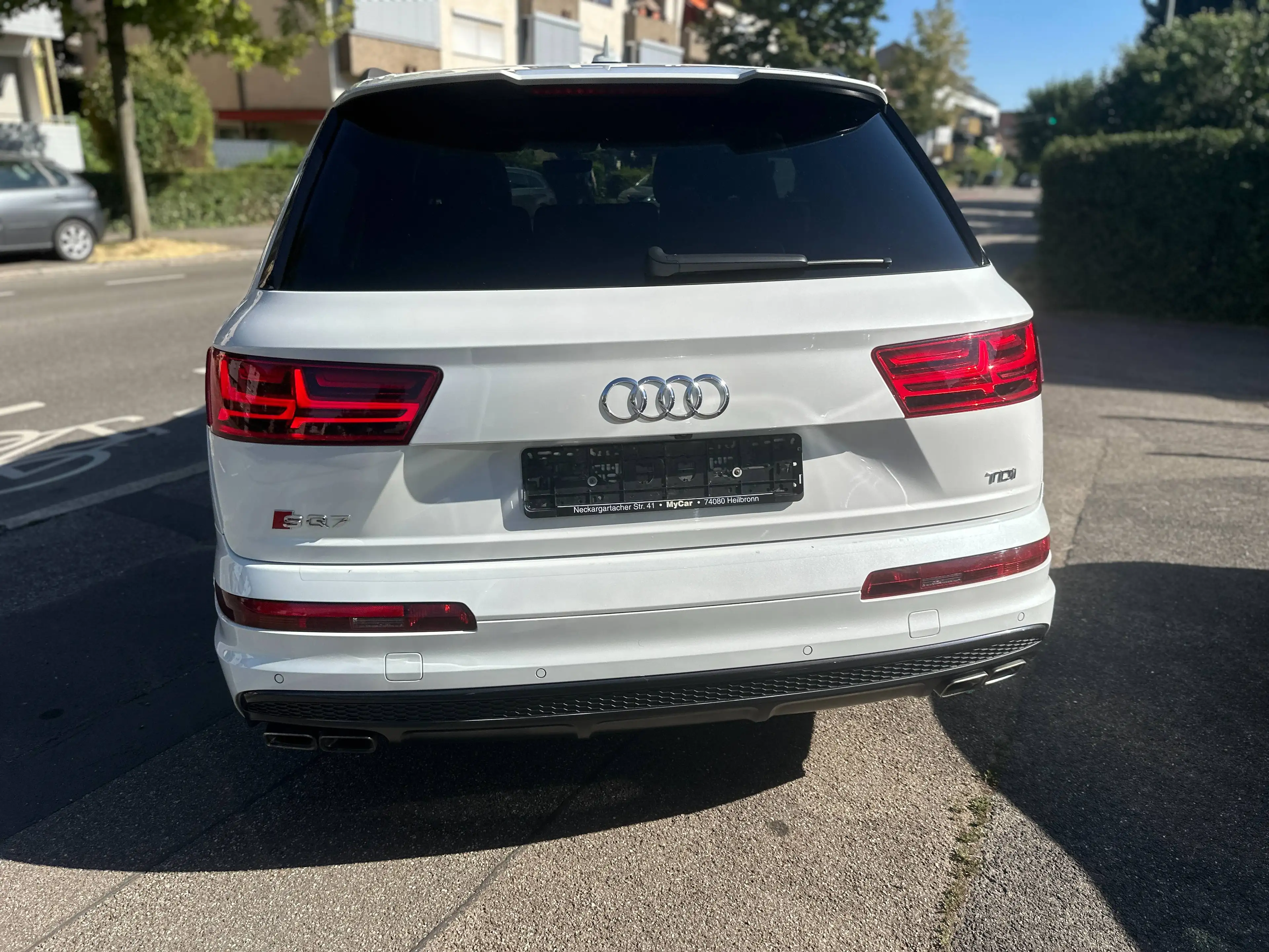 Audi SQ7 4.0 TDI quattro Exclusive Ceramic Bremse 7-Sitzer B&O Nachtsicht Pano Kamera — photo 6