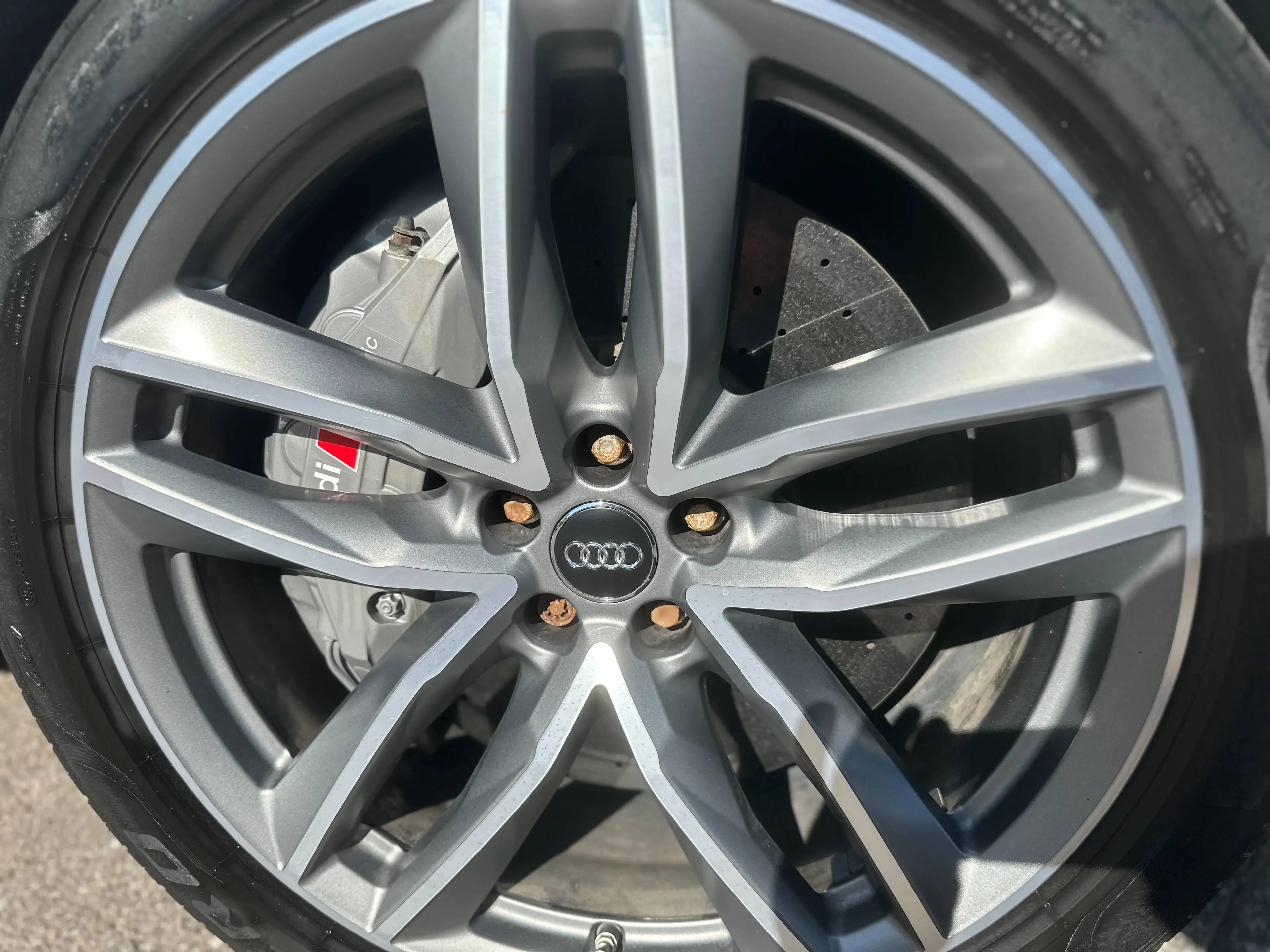 Audi SQ7 4.0 TDI quattro Exclusive Ceramic Bremse 7-Sitzer B&O Nachtsicht Pano Kamera — photo 13