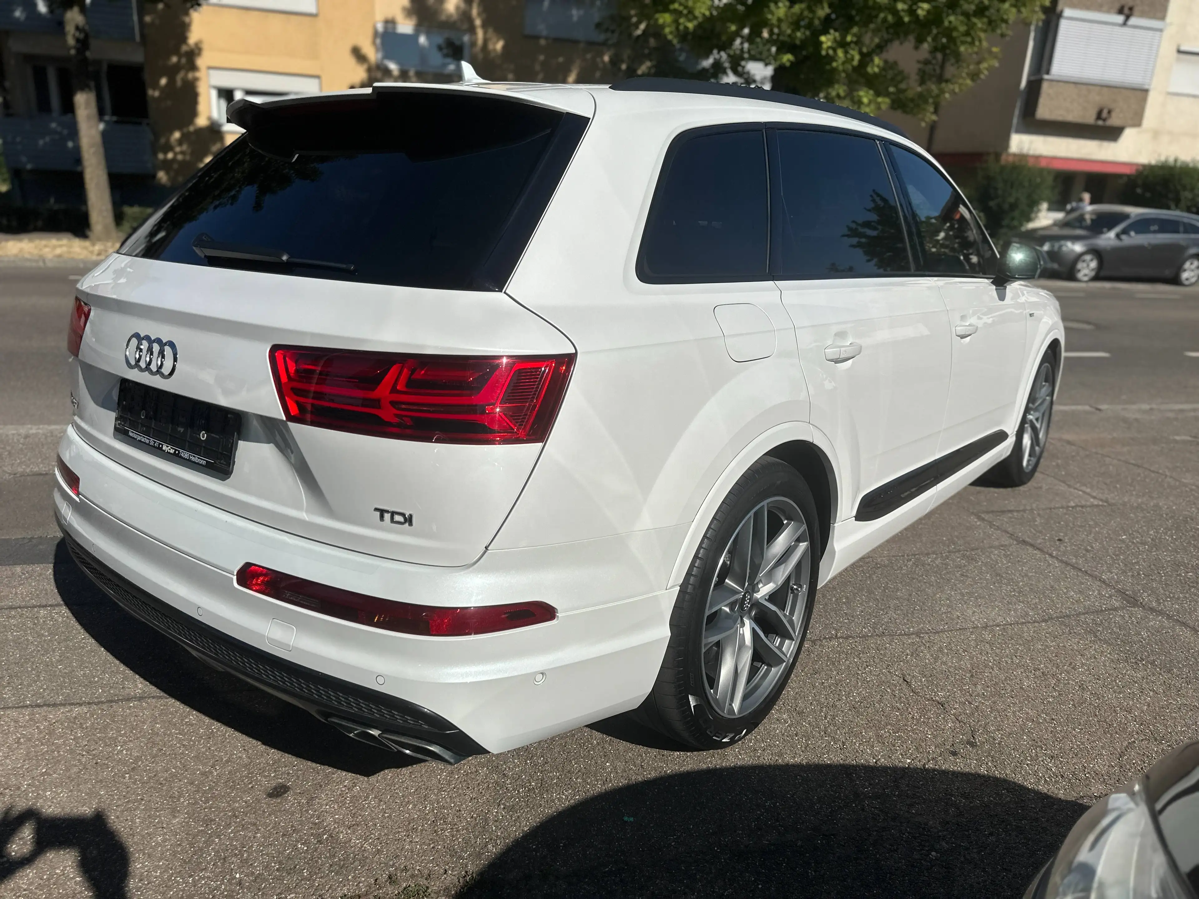 Audi SQ7 4.0 TDI quattro Exclusive Ceramic Bremse 7-Sitzer B&O Nachtsicht Pano Kamera — photo 5